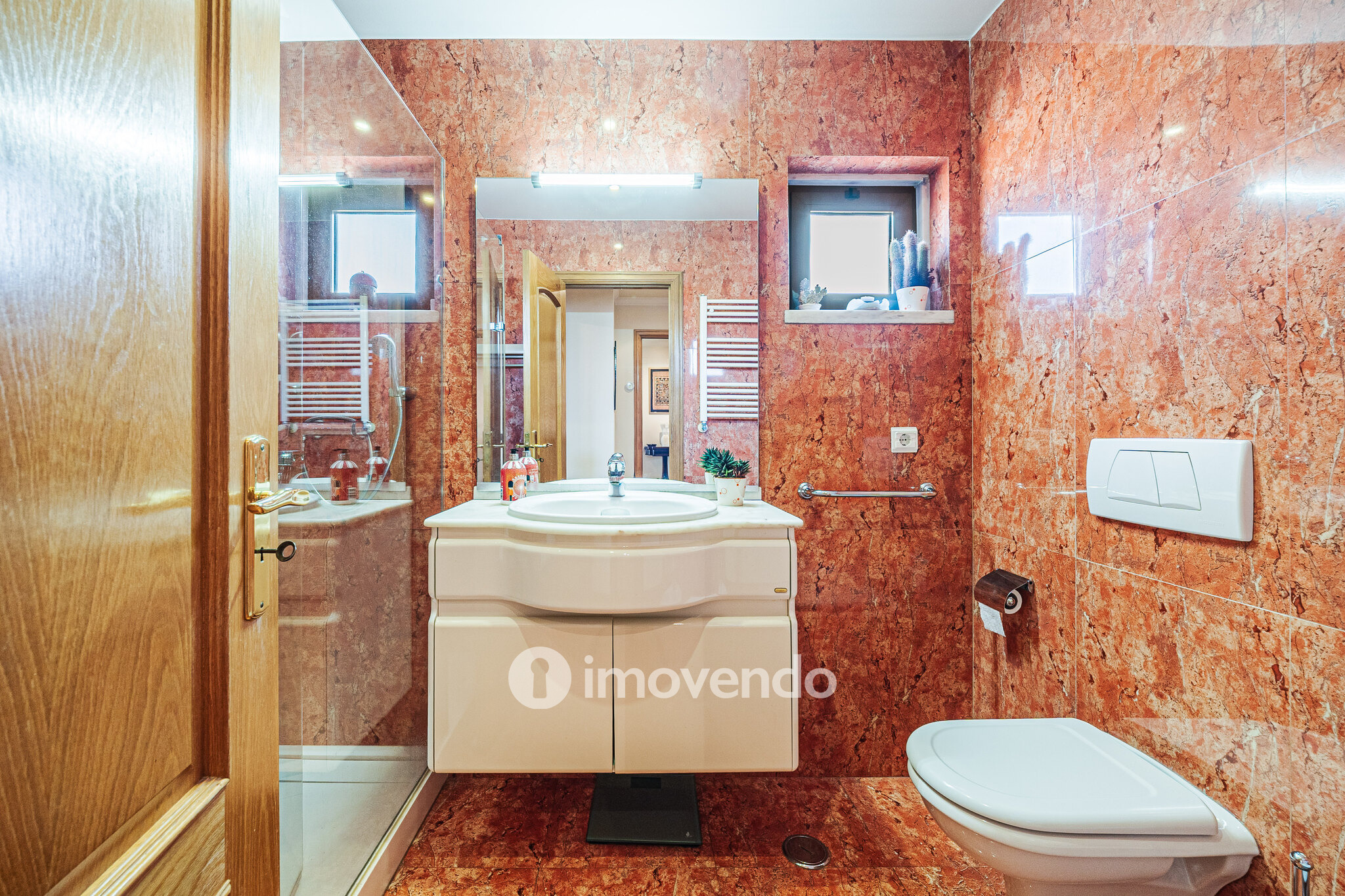 Apartamento T2 exclusivo, com garagem, em Paço de Arcos