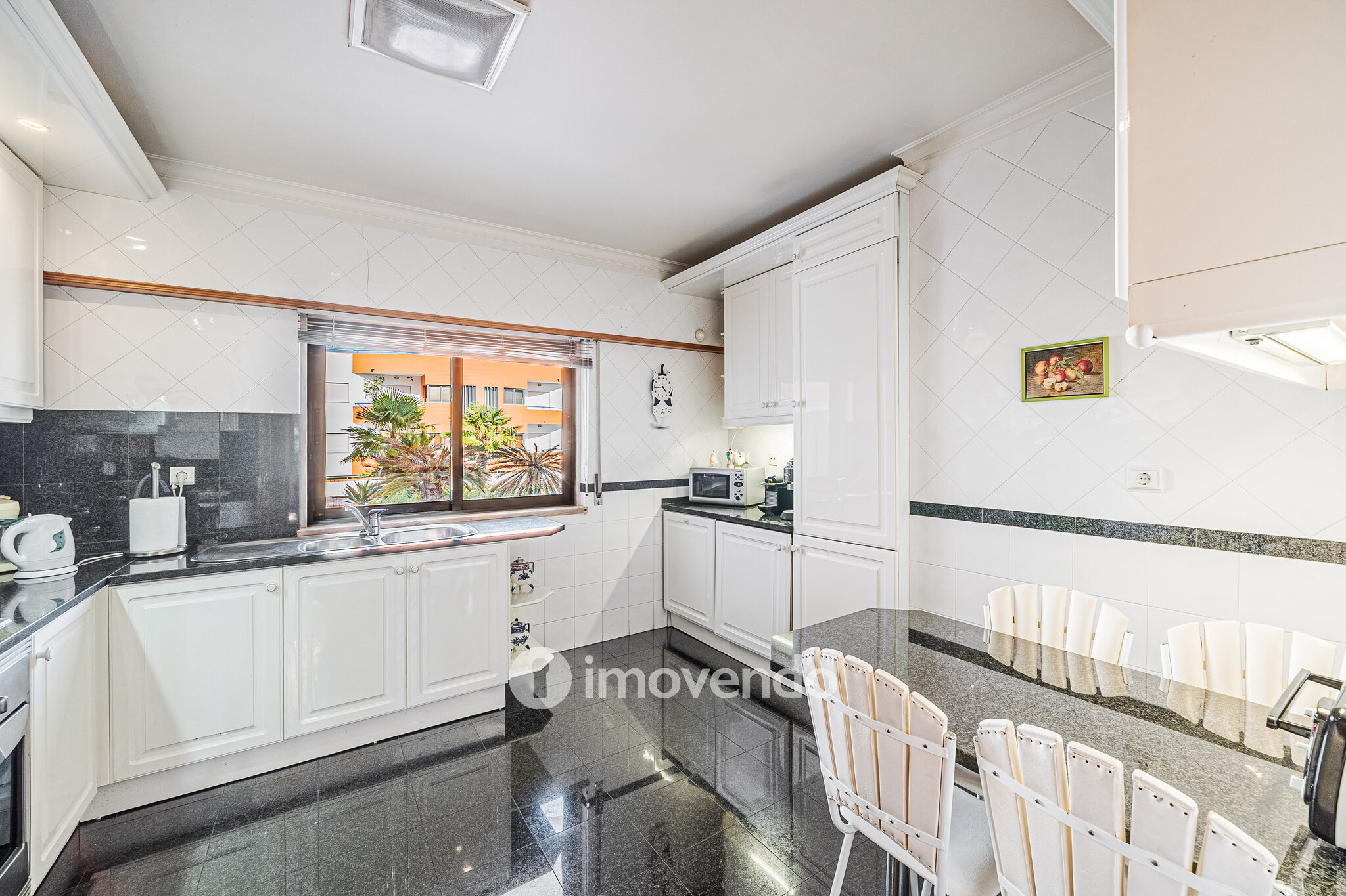Apartamento T2 exclusivo, com garagem, em Paço de Arcos