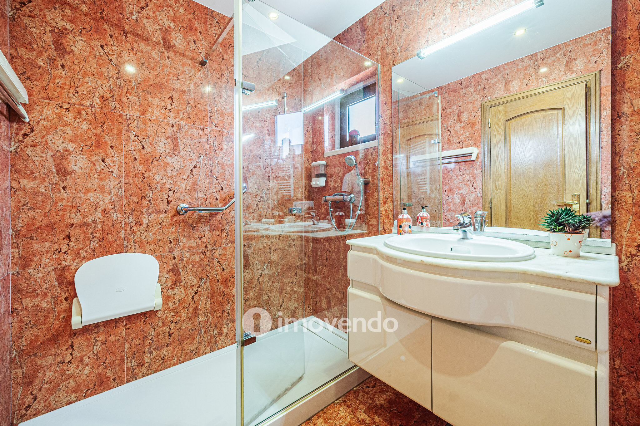 Apartamento T2 exclusivo, com garagem, em Paço de Arcos