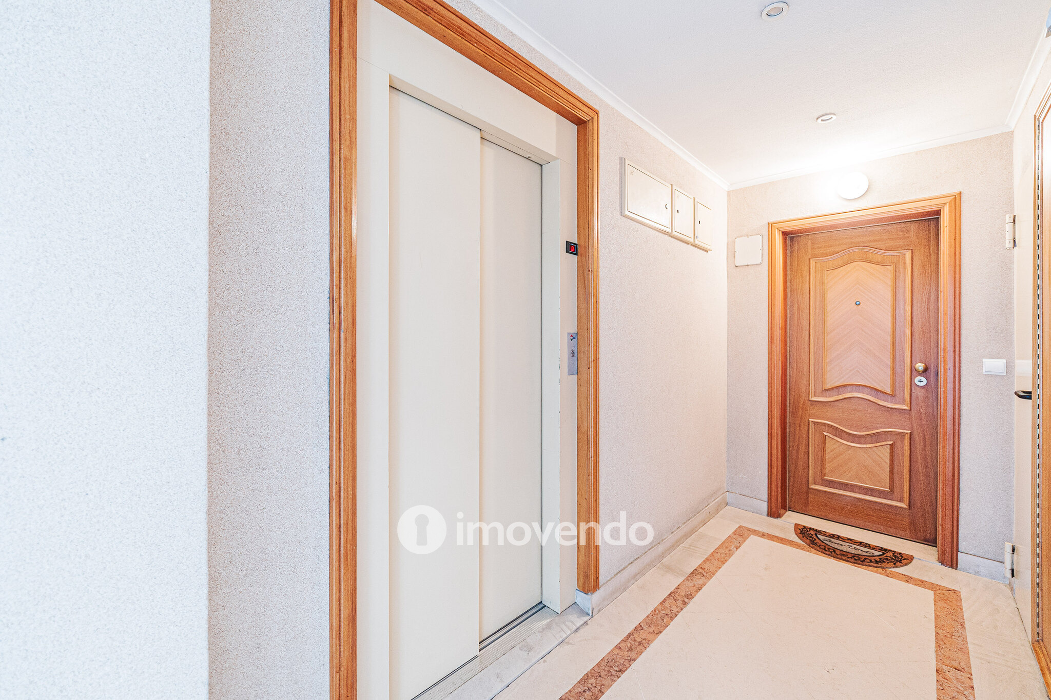 Apartamento T2 exclusivo, com garagem, em Paço de Arcos