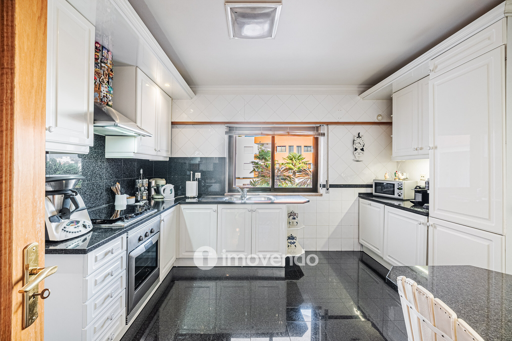 Apartamento T2 exclusivo, com garagem, em Paço de Arcos