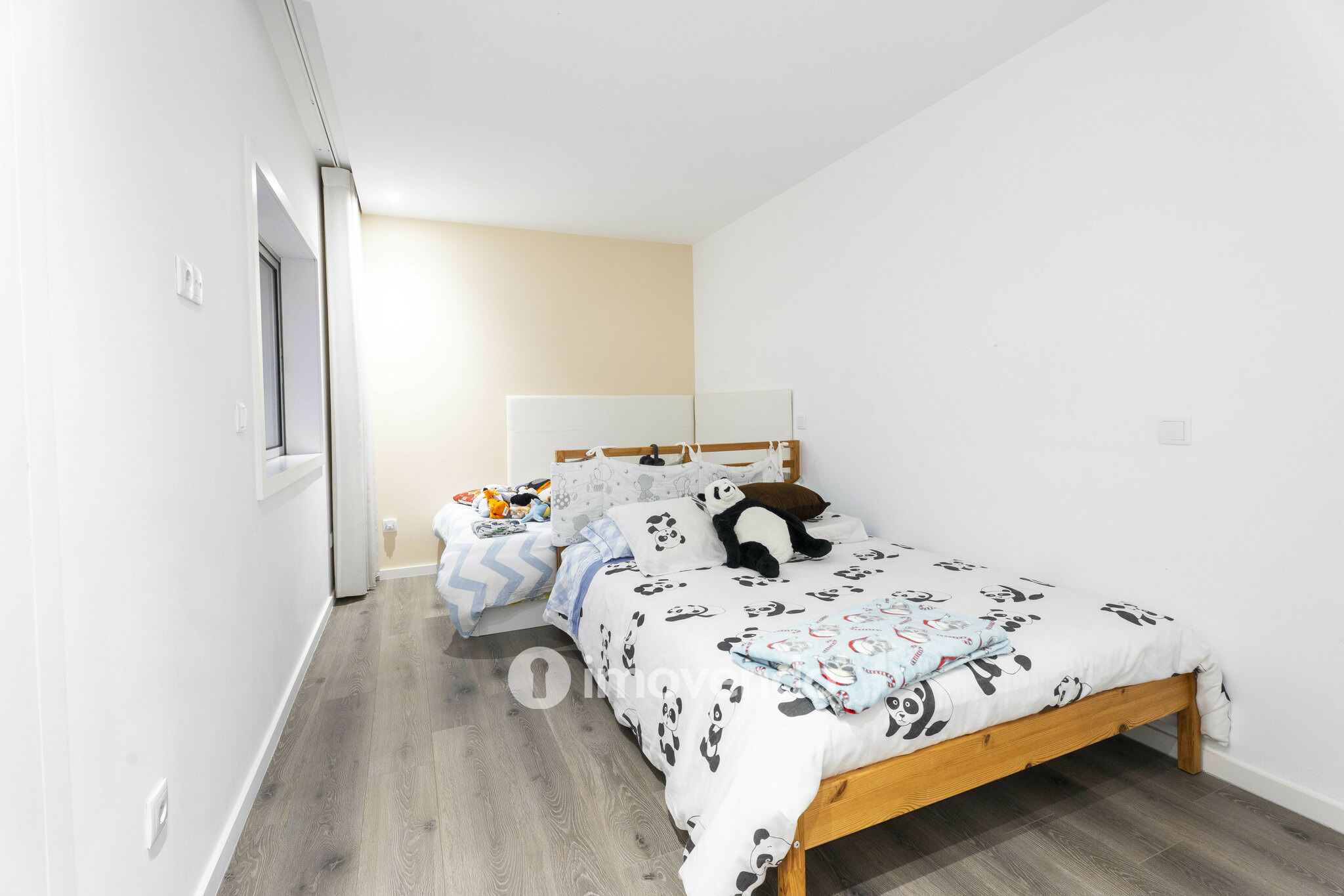 Apartamento T3 moderno, com garagem e varanda, em Braga