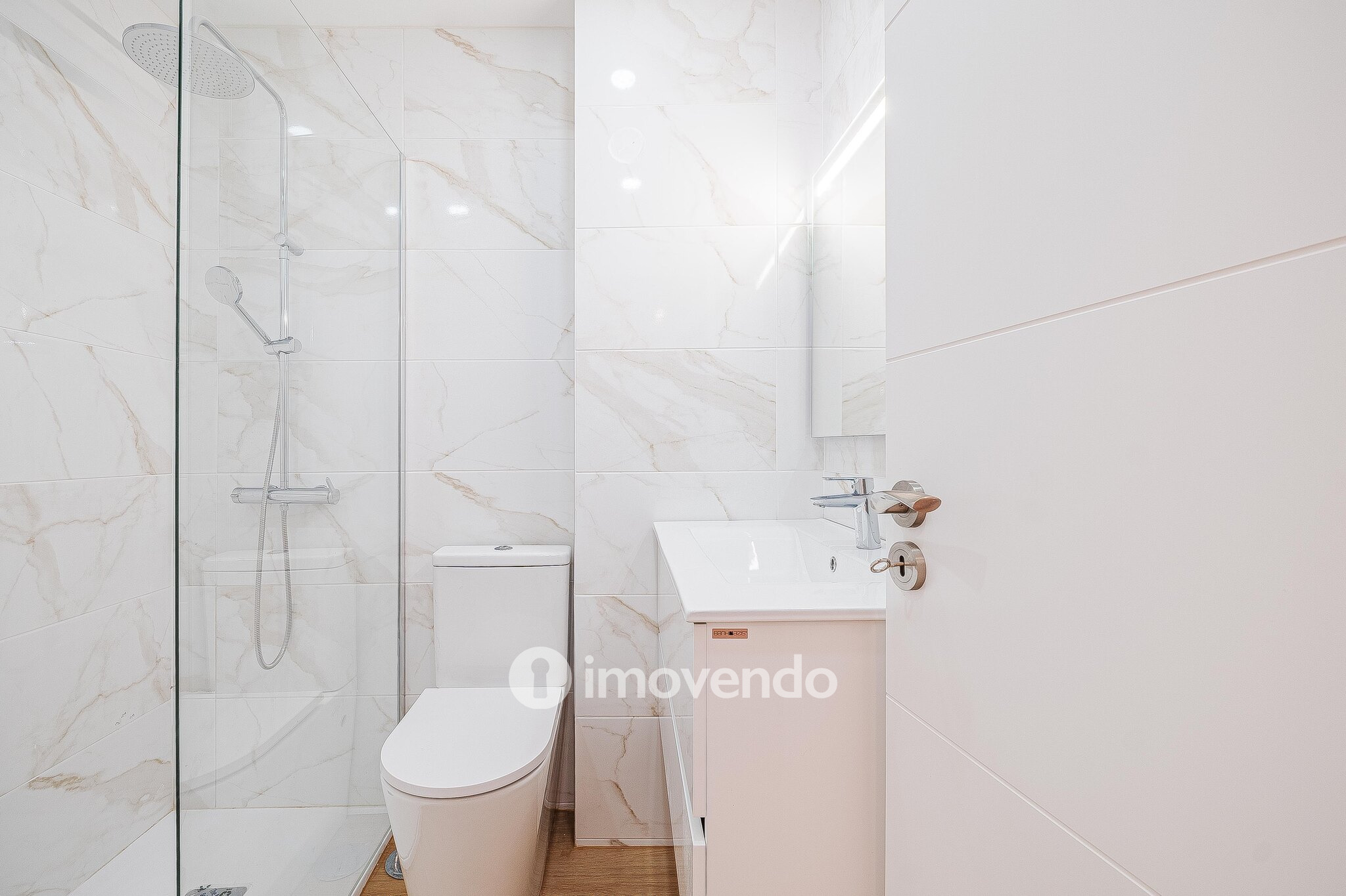 Apartamento T2 totalmente renovado e pronto a habitar, em Moscavide