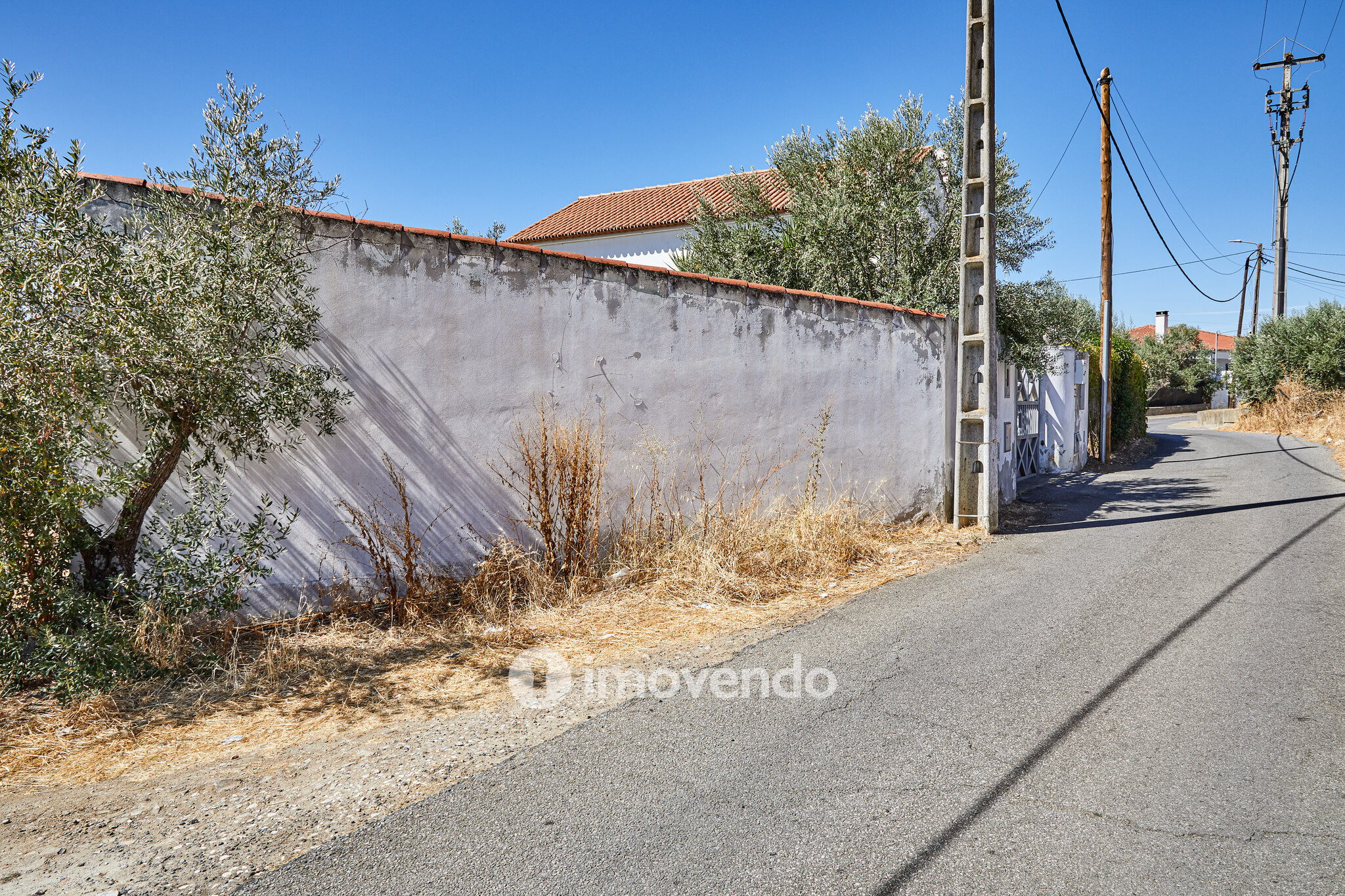 Moradia T2 totalmente remodelada, com jardim, em Reguengos de Monsaraz