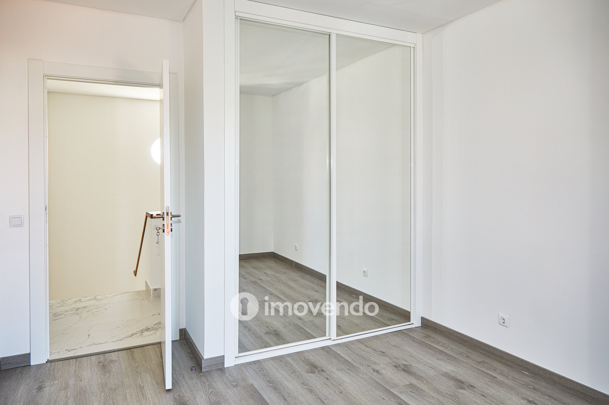 Moradia T2 totalmente remodelada, com jardim, em Reguengos de Monsaraz