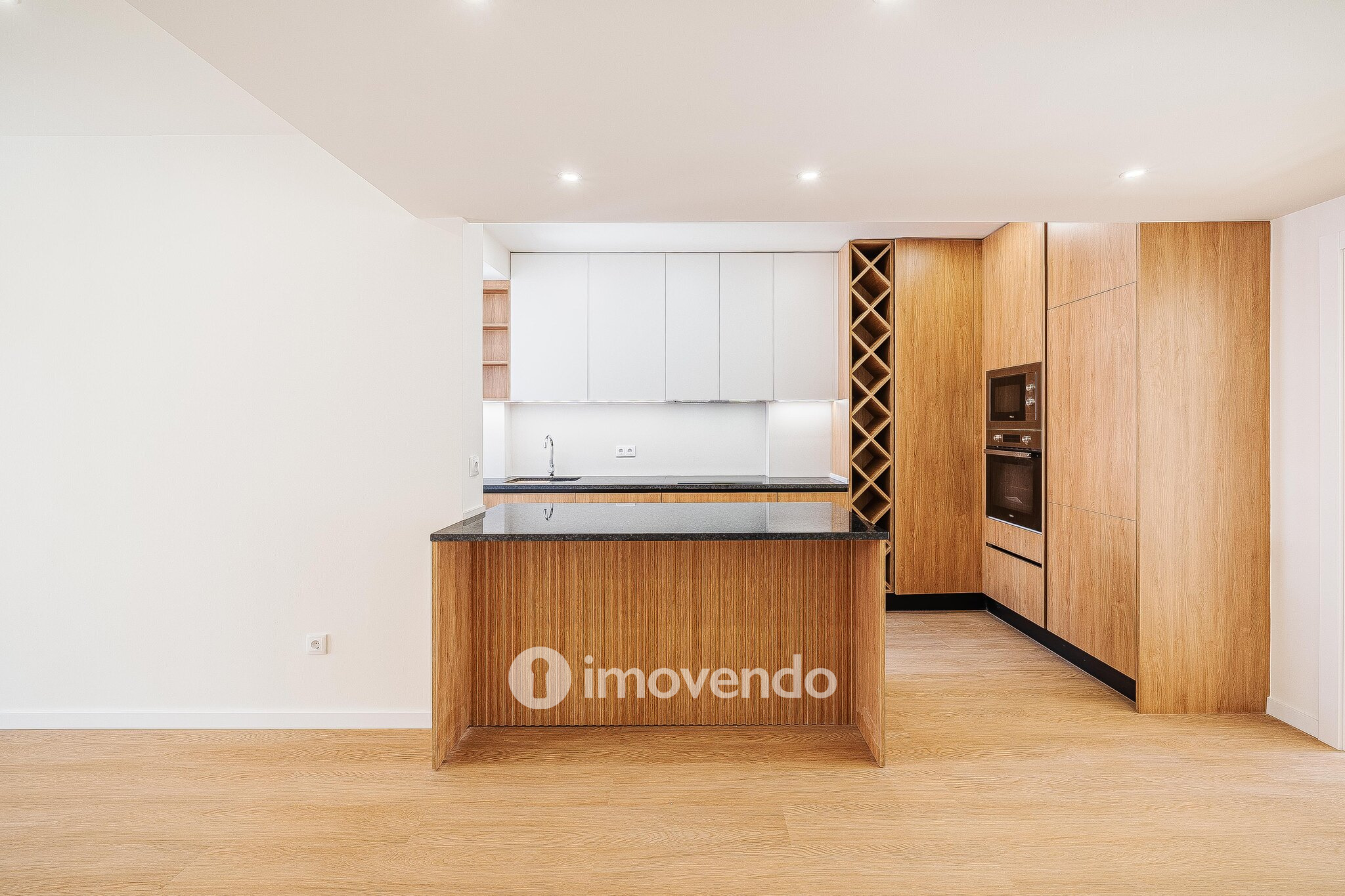 Apartamento T2 totalmente renovado e pronto a habitar, em Moscavide