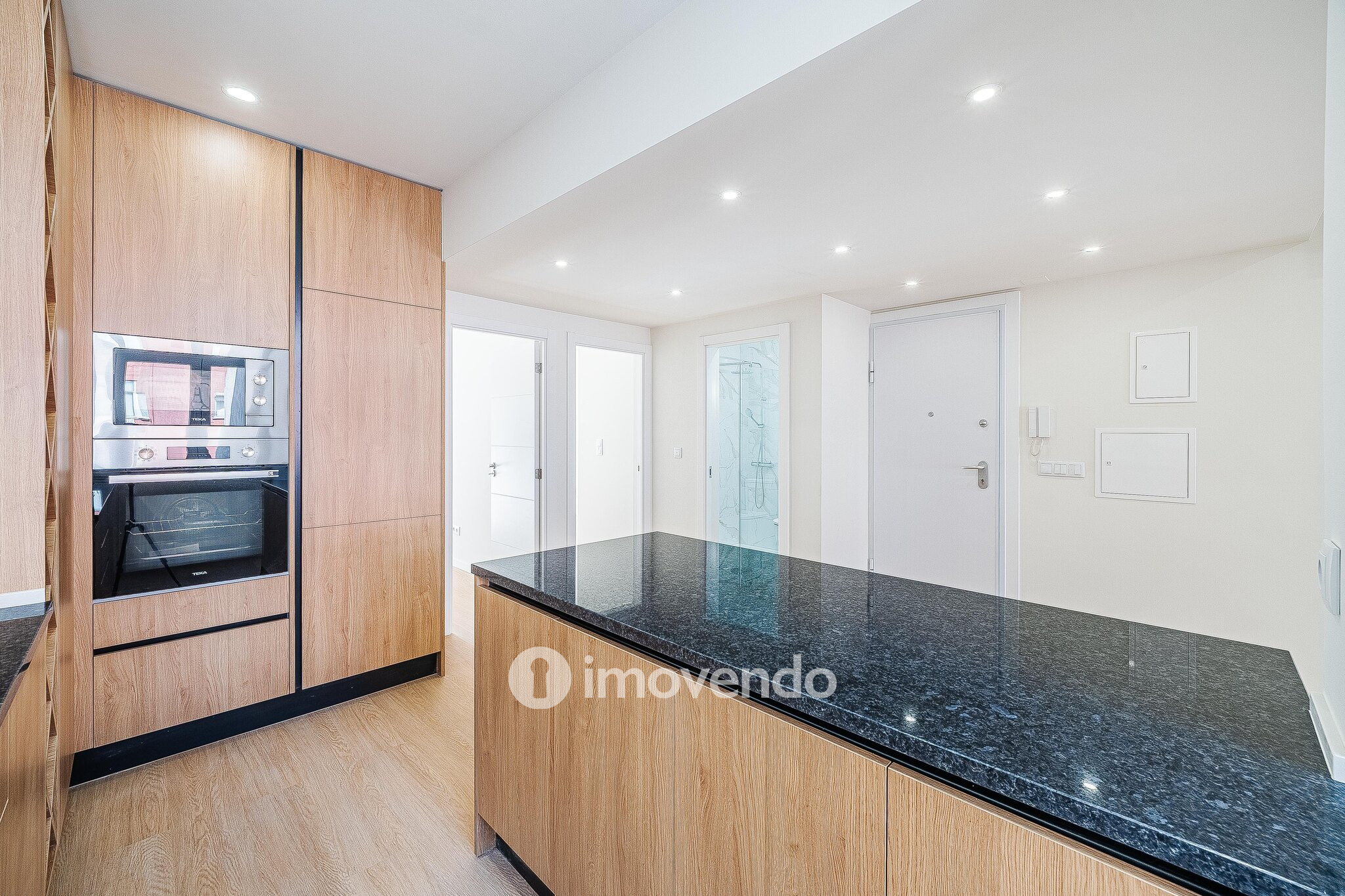 Apartamento T2 totalmente renovado e pronto a habitar, em Moscavide