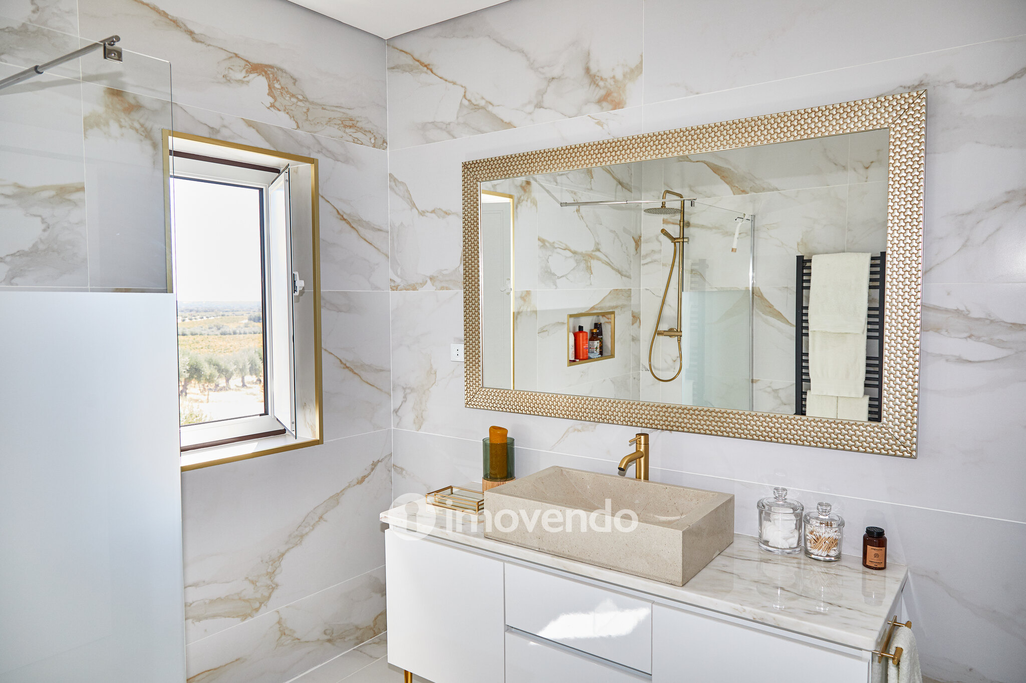 Moradia T2 totalmente remodelada, com jardim, em Reguengos de Monsaraz