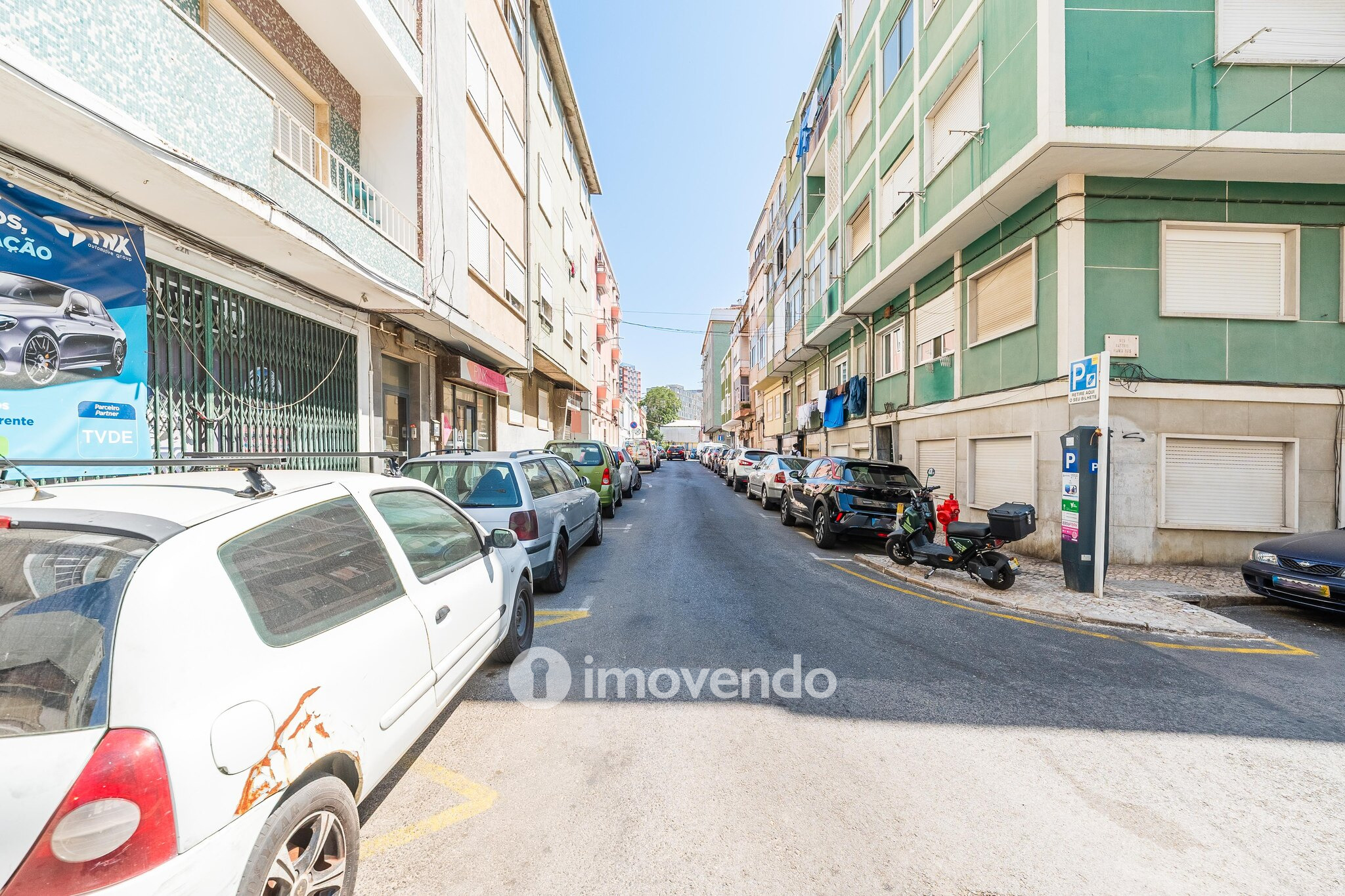 Apartamento T2 totalmente renovado e pronto a habitar, em Moscavide