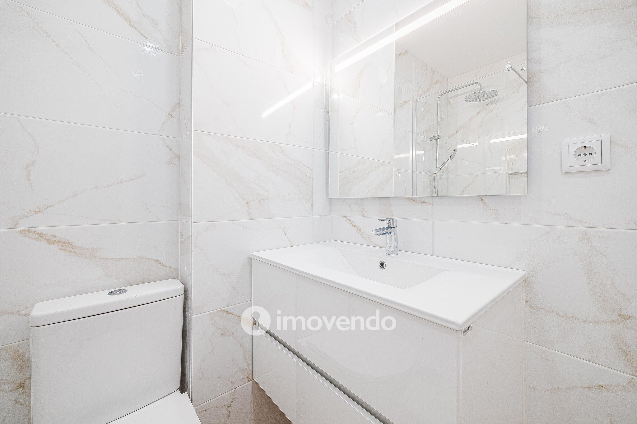 Apartamento T2 totalmente renovado e pronto a habitar, em Moscavide