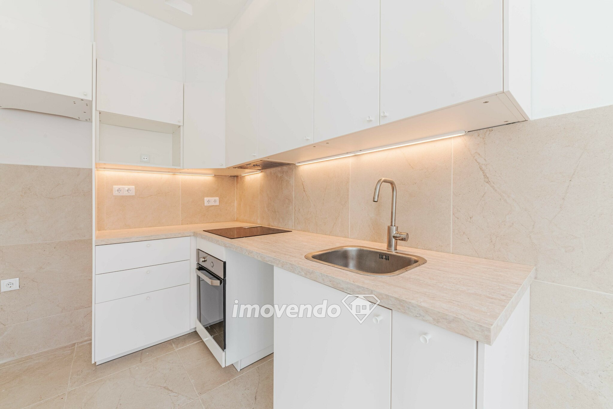 Apartamento T2 totalmente remodelado e pronto a habitar, na Ajuda