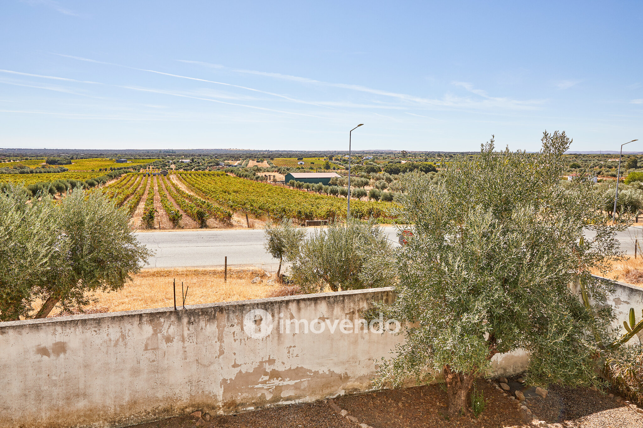 Moradia T2 totalmente remodelada, com jardim, em Reguengos de Monsaraz