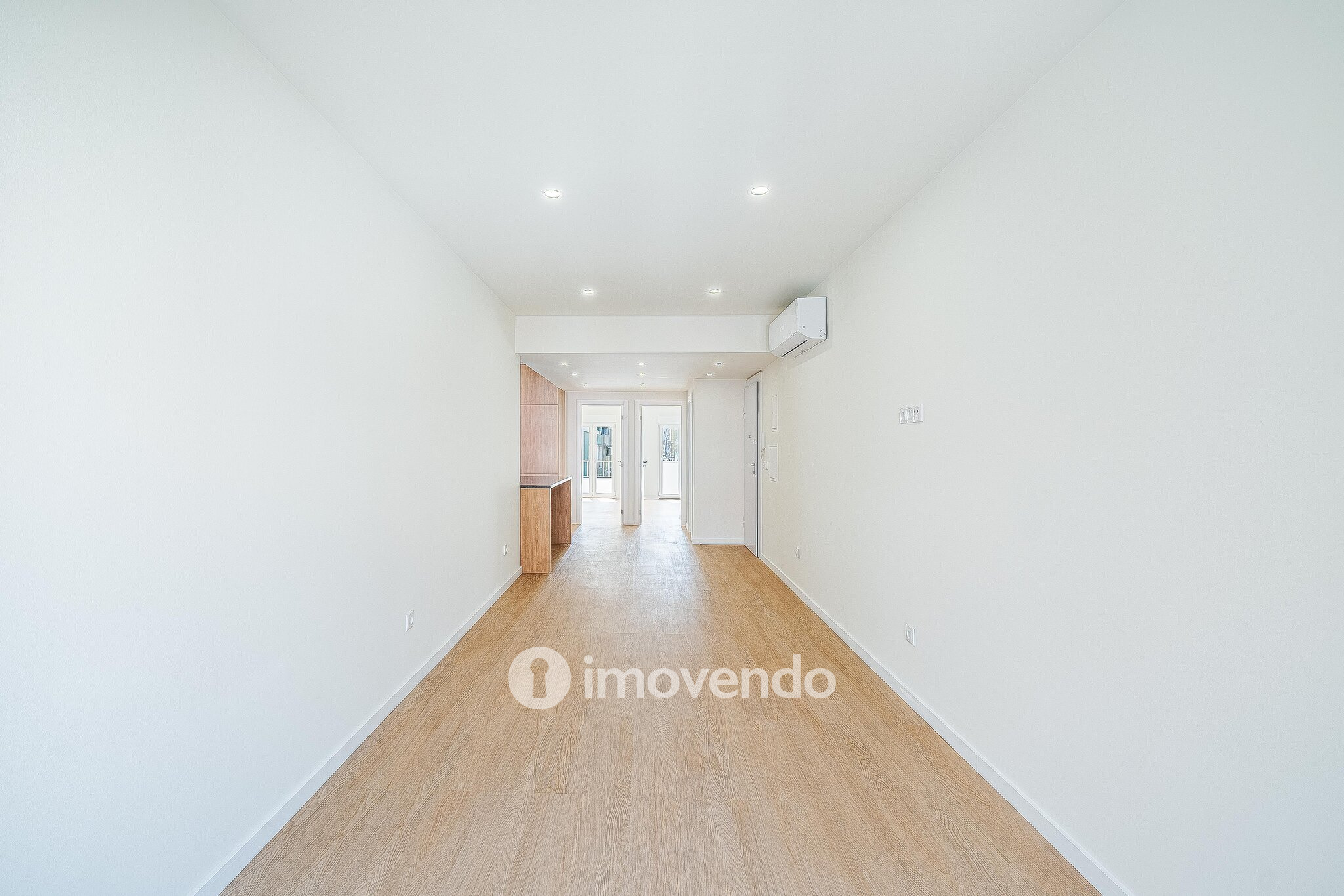 Apartamento T2 totalmente renovado e pronto a habitar, em Moscavide
