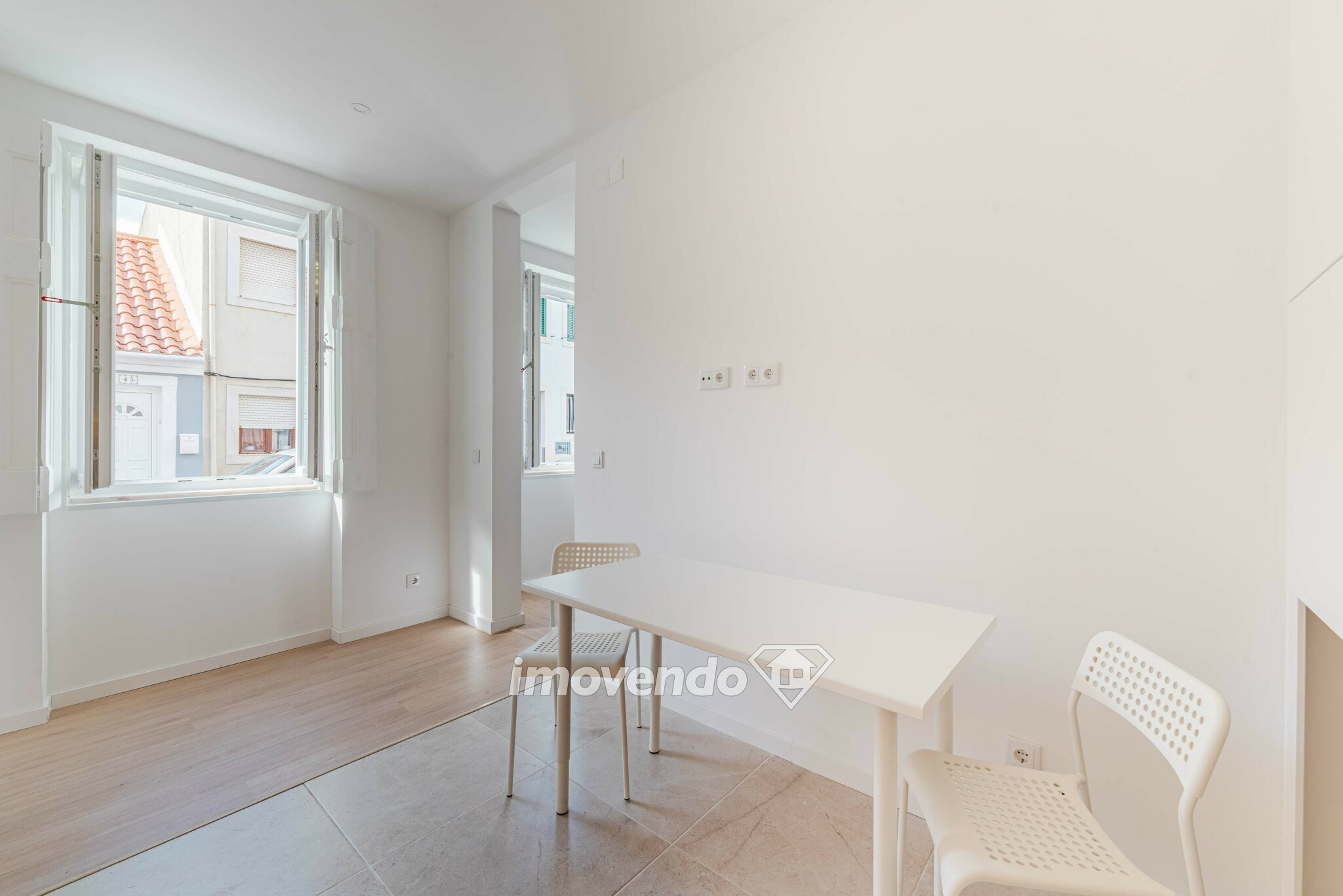 Apartamento T2 totalmente remodelado e pronto a habitar, na Ajuda