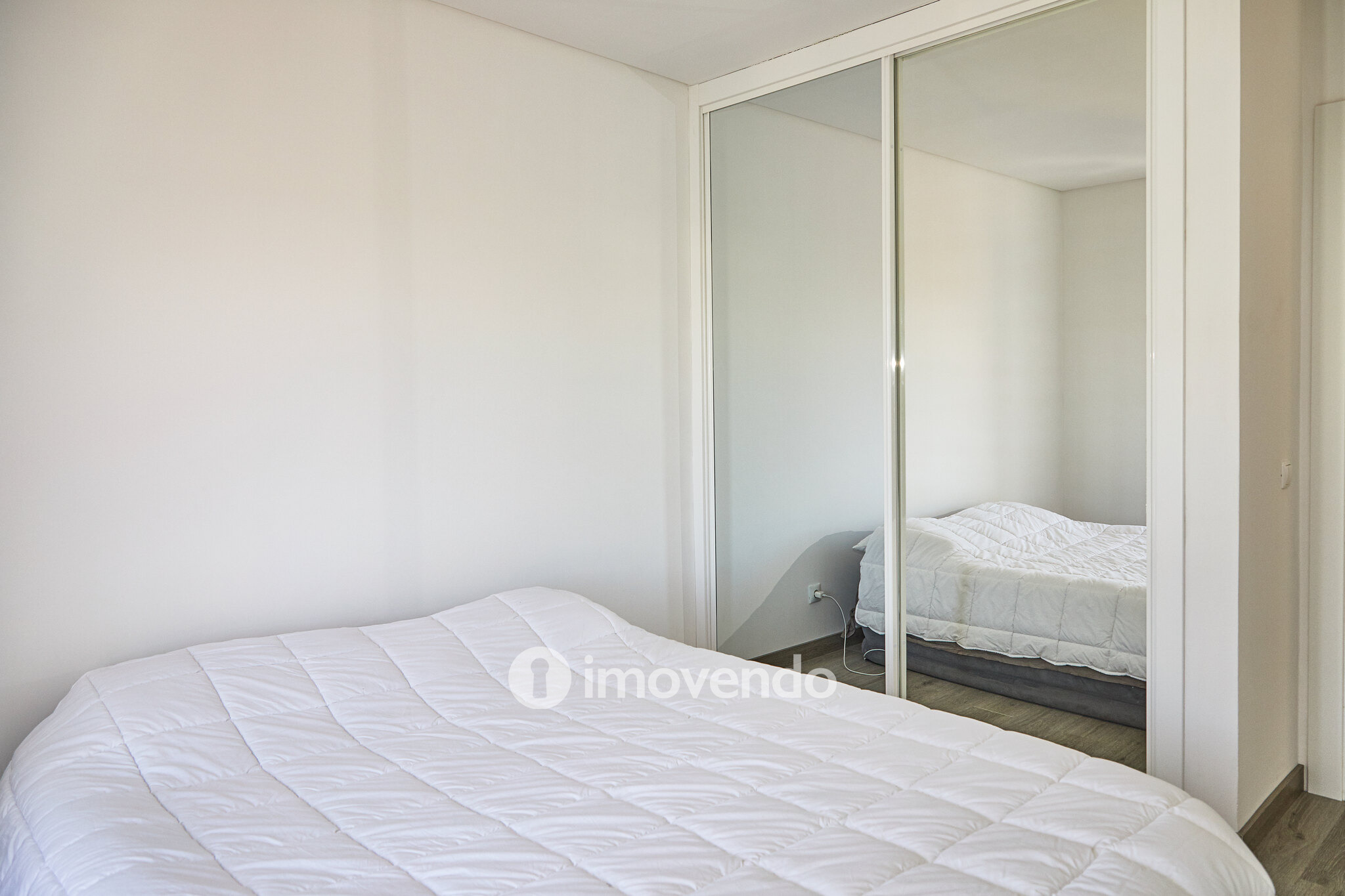 Moradia T2 totalmente remodelada, com jardim, em Reguengos de Monsaraz