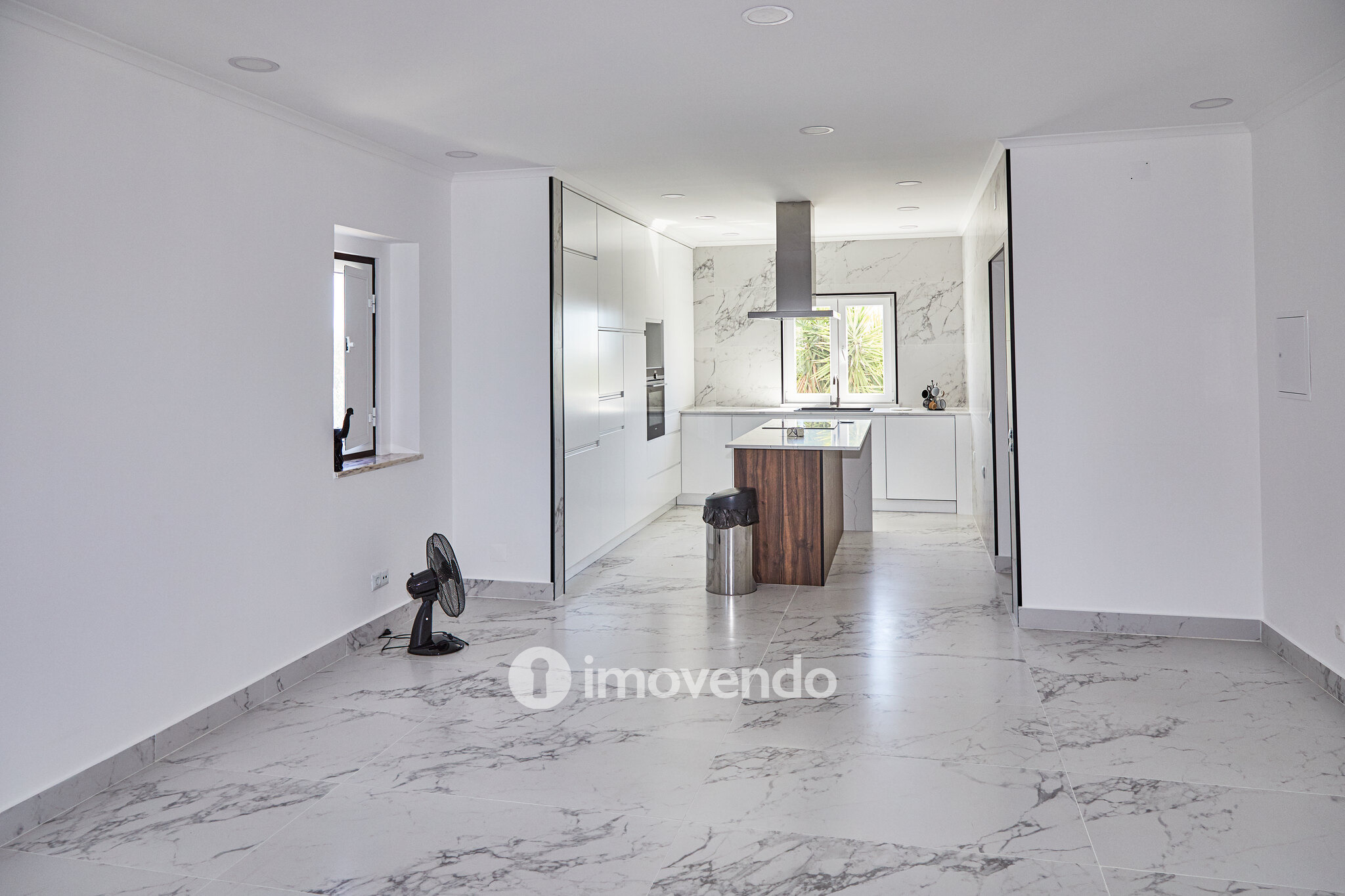 Moradia T2 totalmente remodelada, com jardim, em Reguengos de Monsaraz