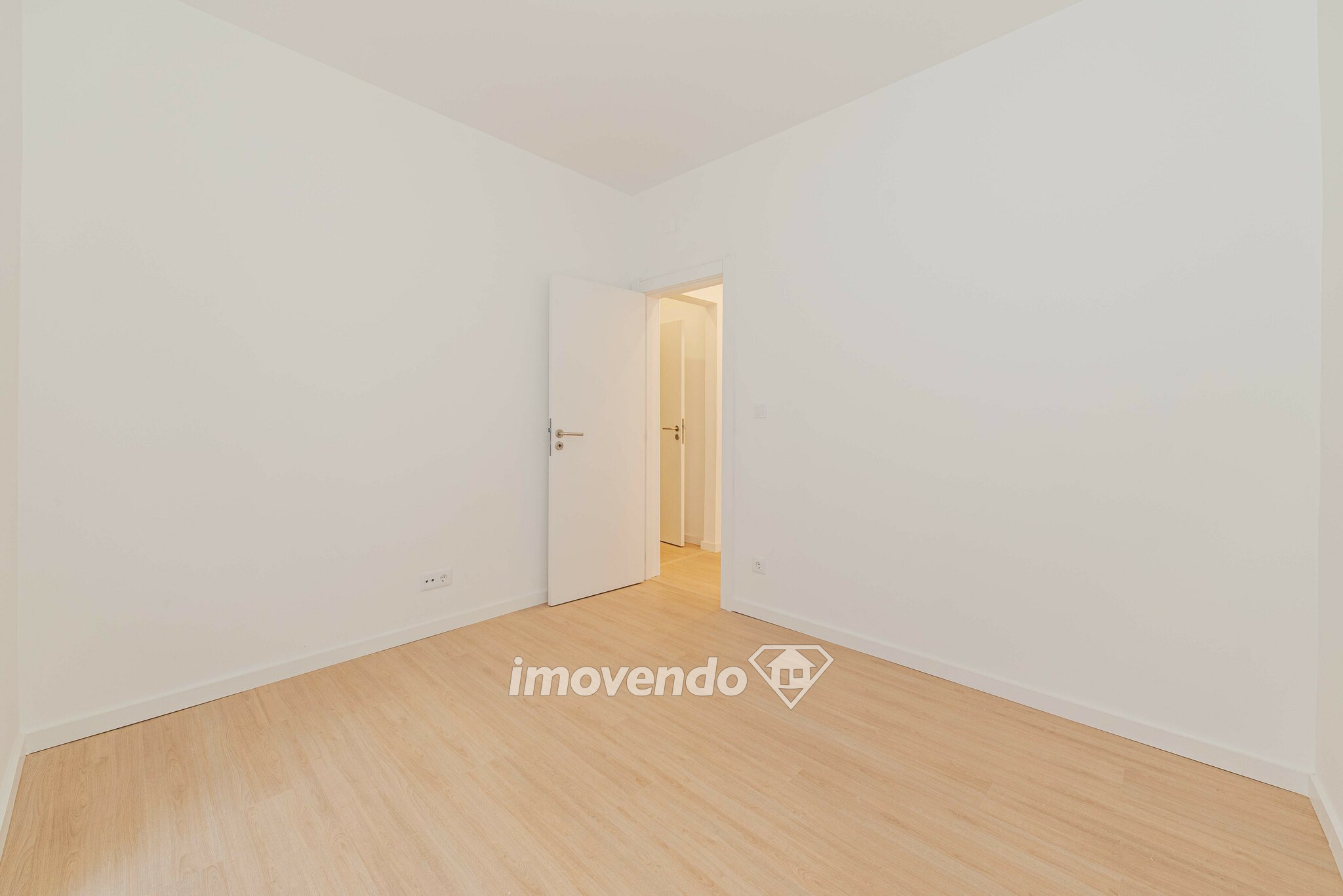 Apartamento T2 totalmente remodelado e pronto a habitar, na Ajuda