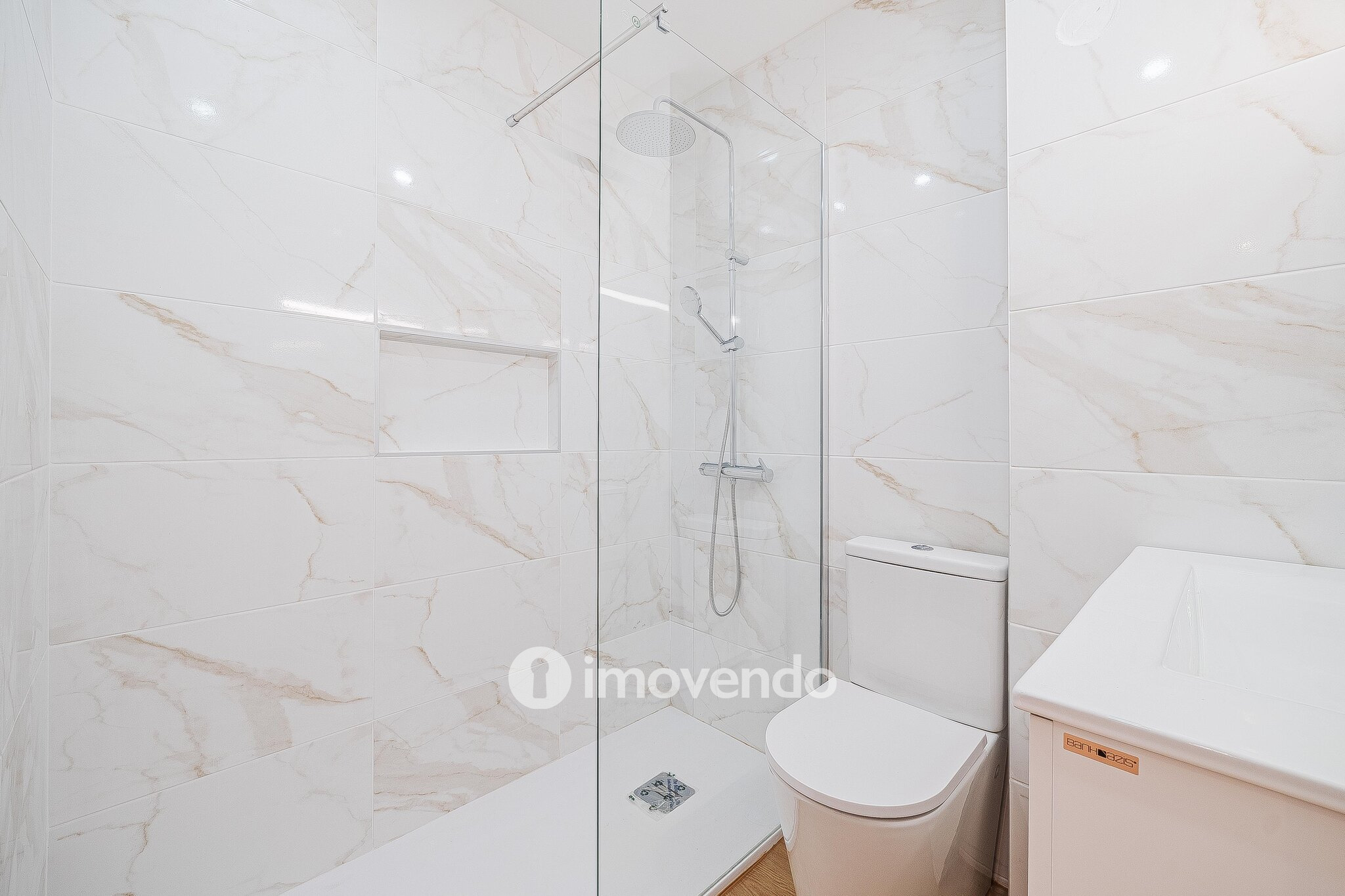 Apartamento T2 totalmente renovado e pronto a habitar, em Moscavide