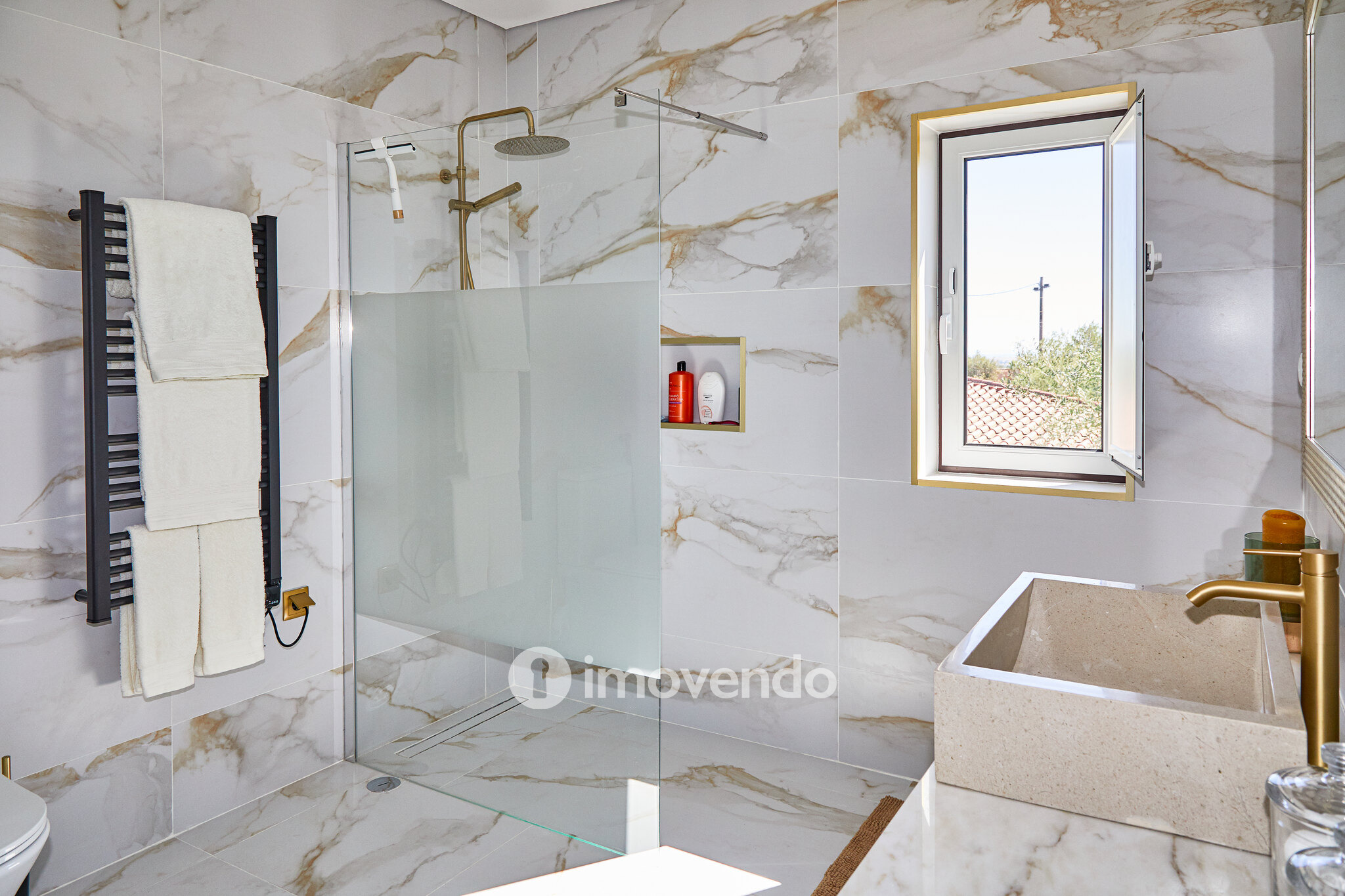 Moradia T2 totalmente remodelada, com jardim, em Reguengos de Monsaraz