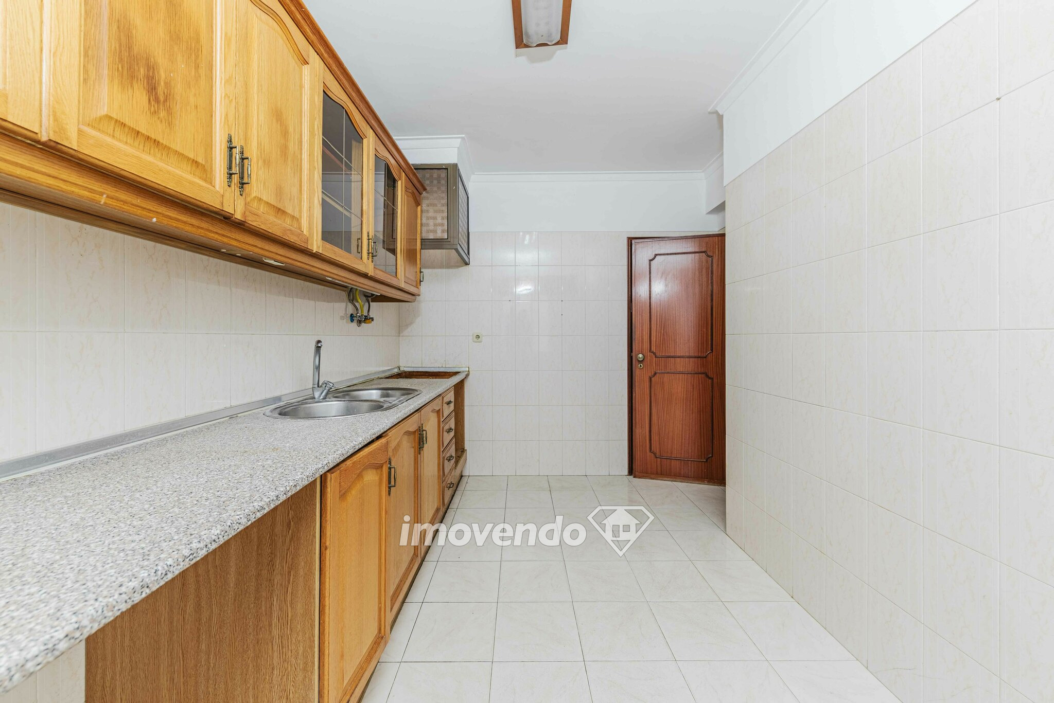 Apartamento T3 pronto a ocupar, com áreas amplas, em Barcarena, Oeiras
