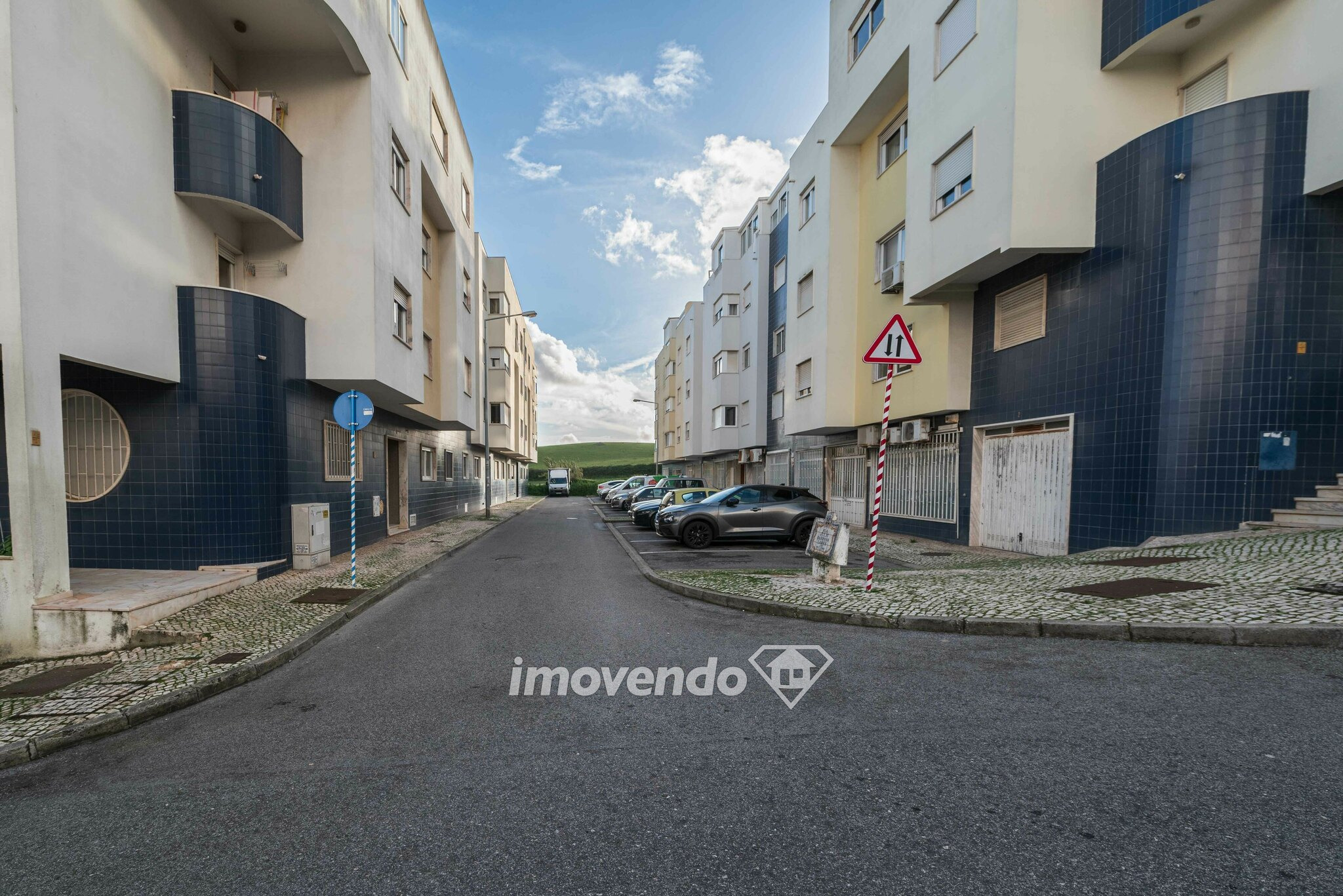 Apartamento T3 pronto a ocupar, com áreas amplas, em Barcarena, Oeiras