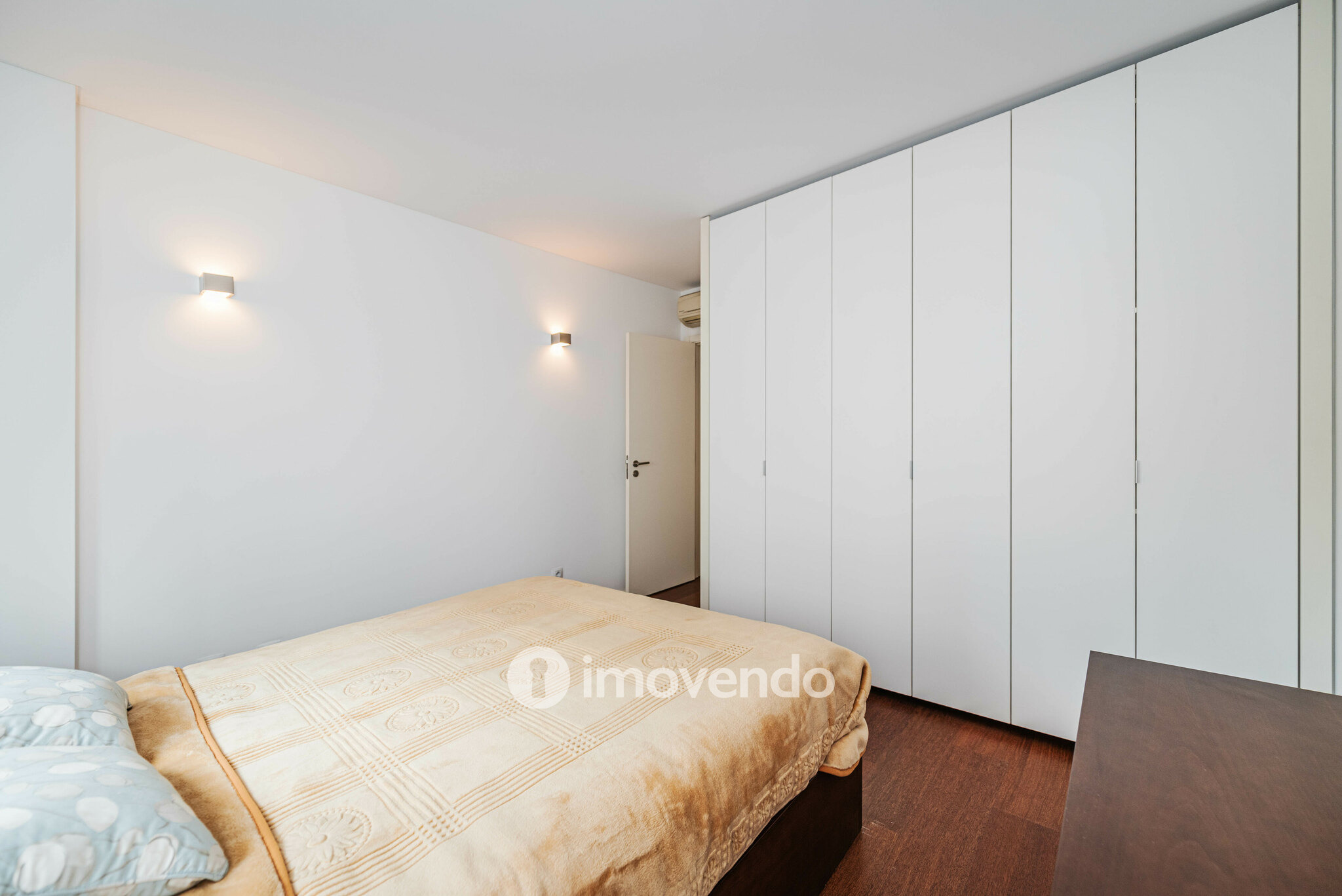 Apartamento T1 com estacionamento, em condomínio com piscina, Lisboa