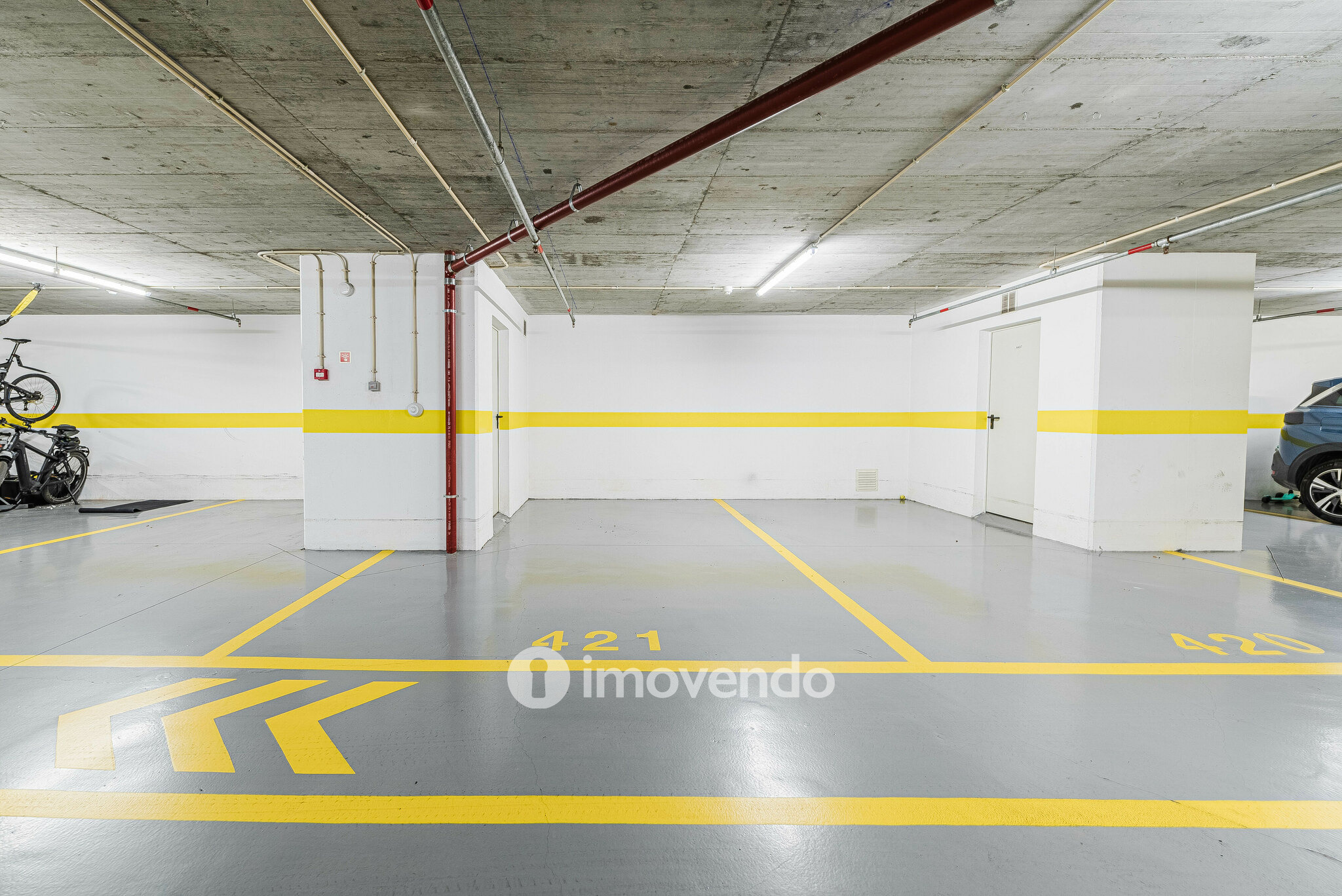 Apartamento T1 com estacionamento, em condomínio com piscina, Lisboa