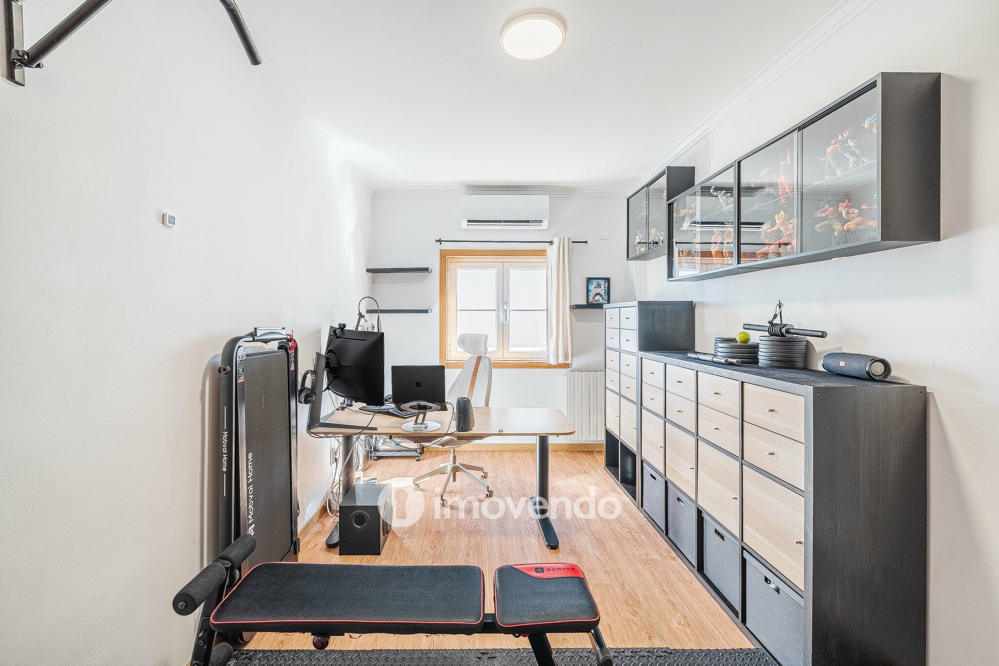 Apartamento T2 moderno, com estacionamento, nas Casas do Lago