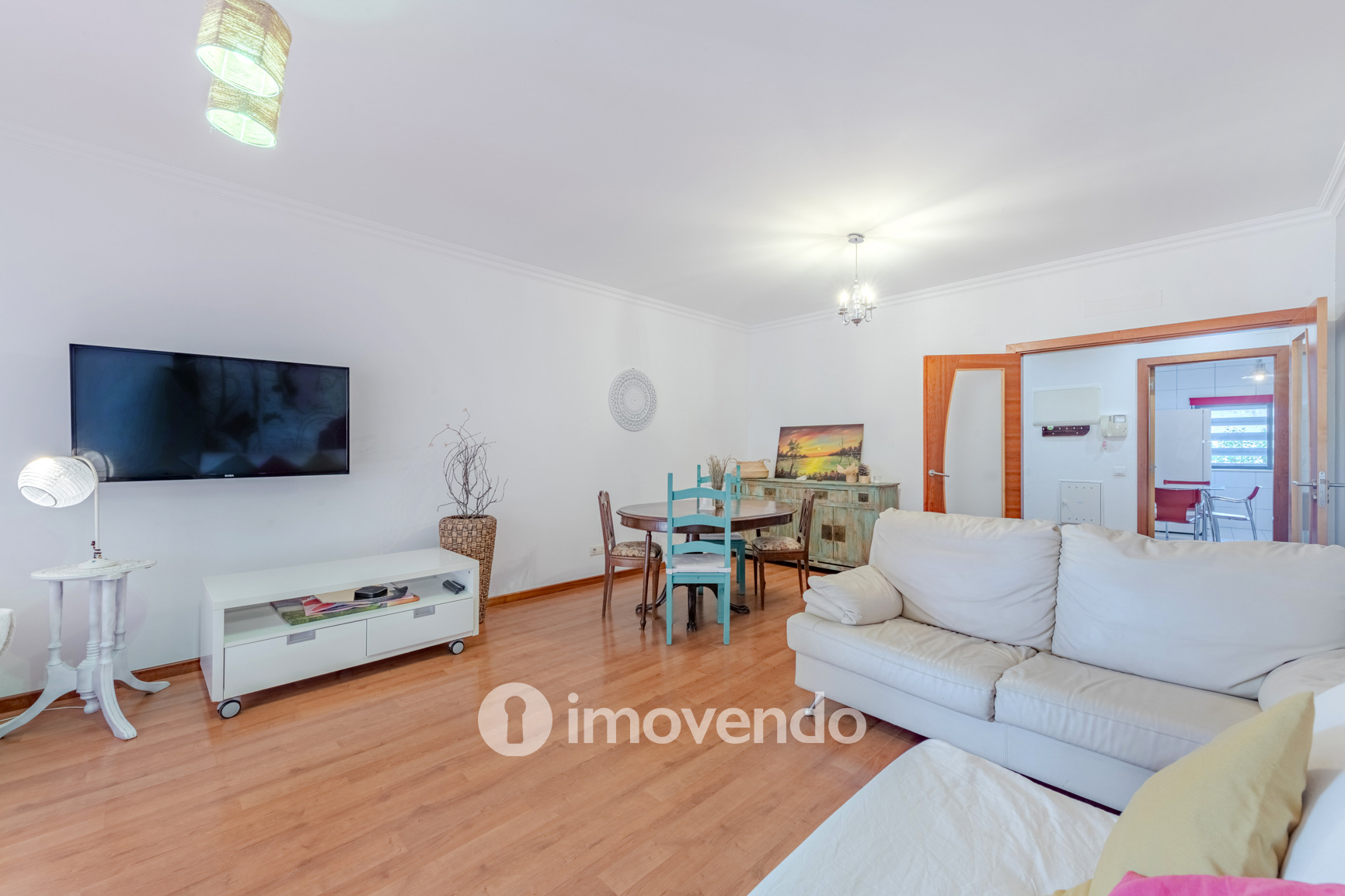 Apartamento T4 em condomínio com piscina, em Quelfes, Olhão
