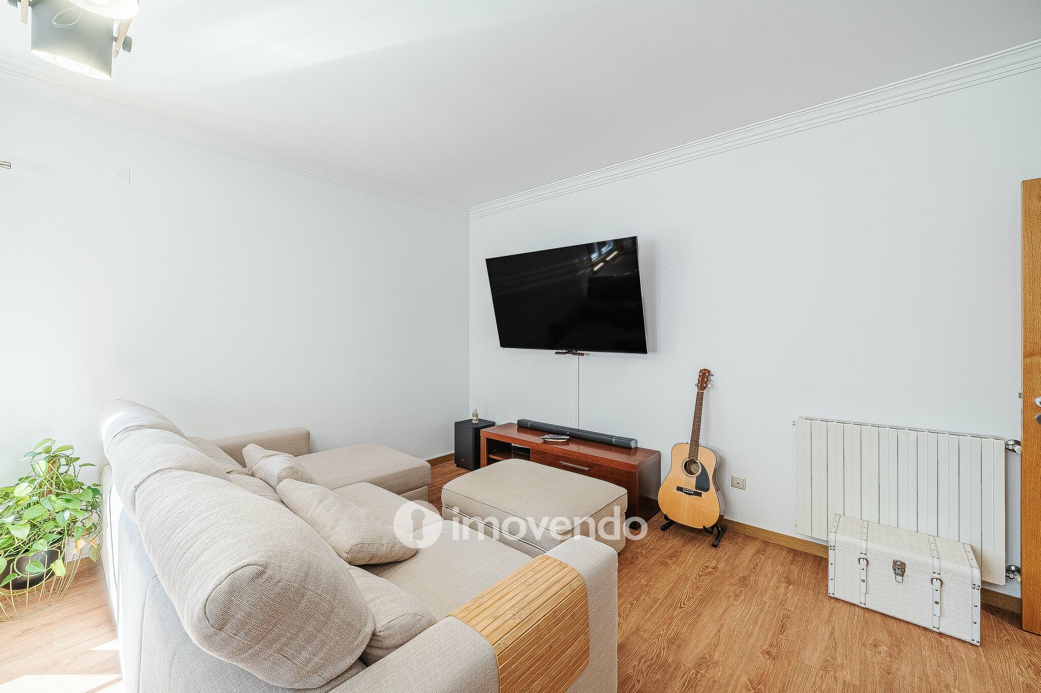 Apartamento T2 moderno, com estacionamento, nas Casas do Lago