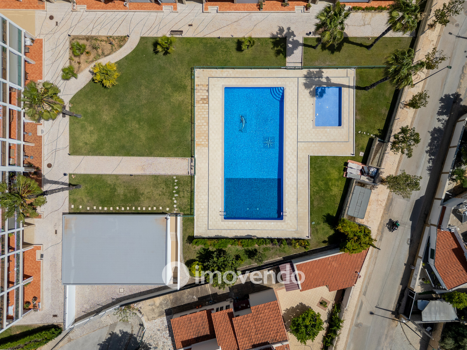 Apartamento T4 em condomínio com piscina, em Quelfes, Olhão