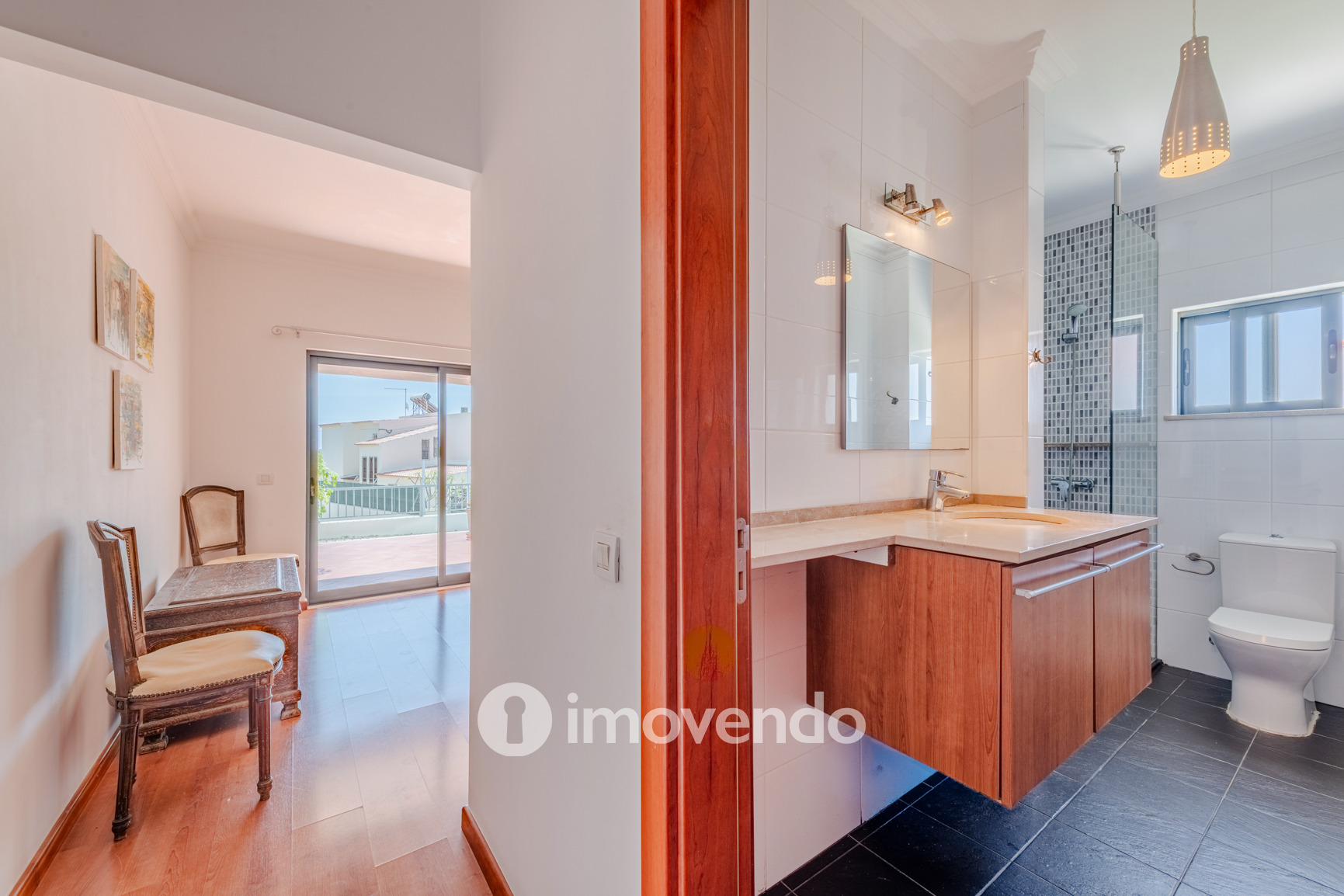 Apartamento T4 em condomínio com piscina, em Quelfes, Olhão