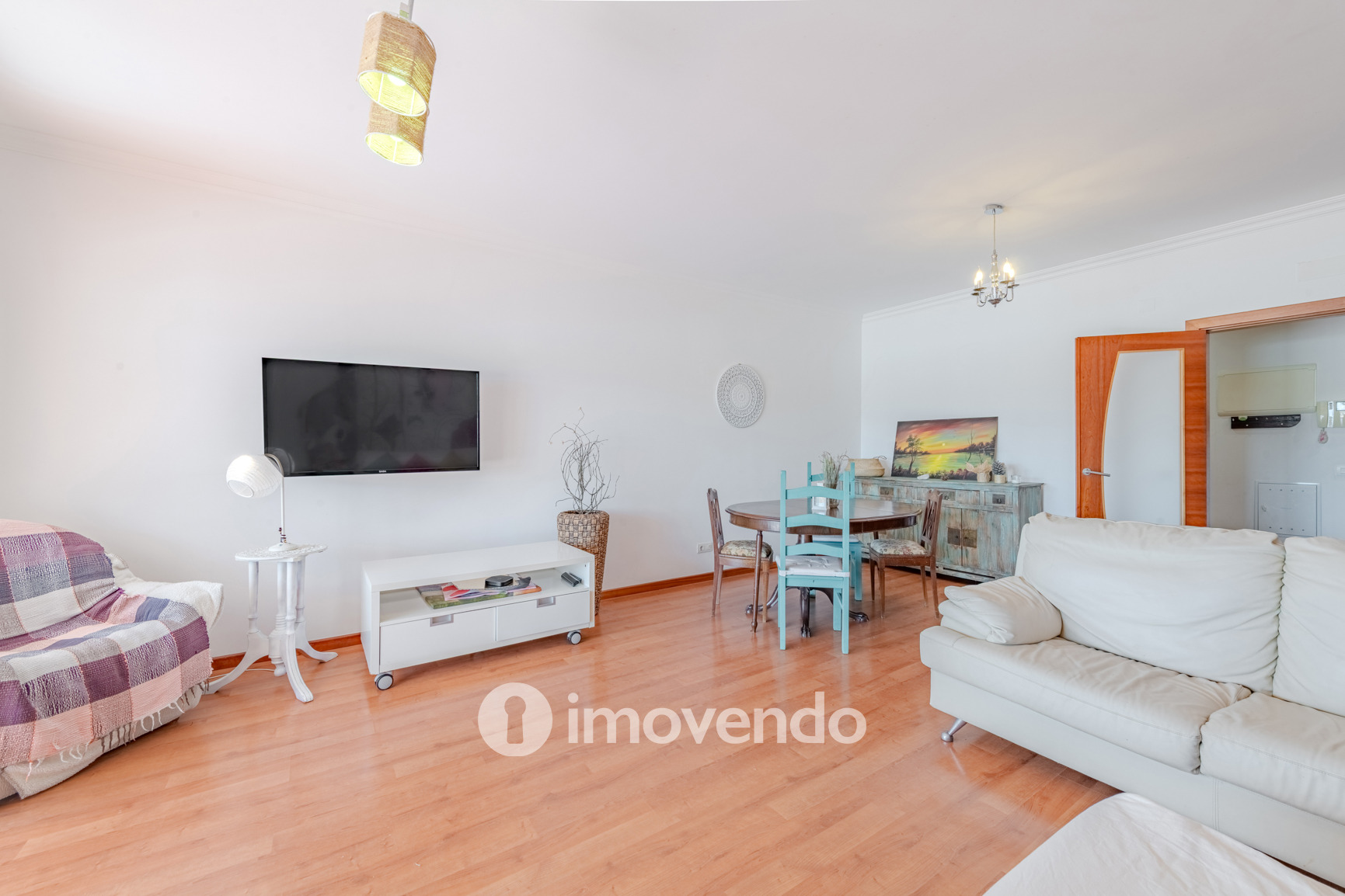 Apartamento T4 em condomínio com piscina, em Quelfes, Olhão