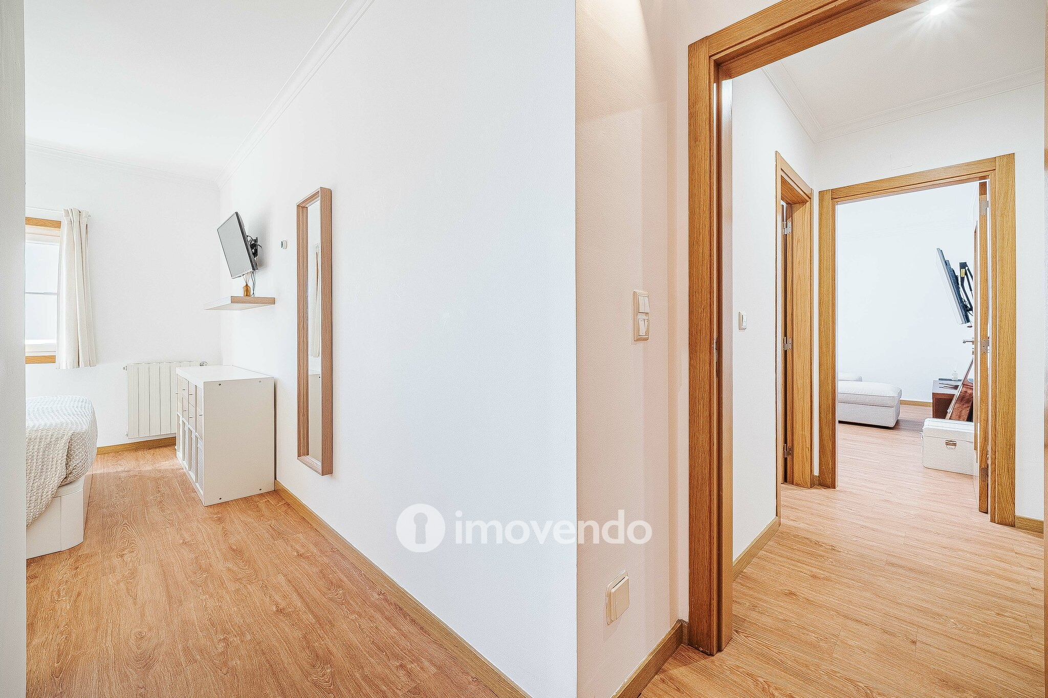 Apartamento T2 moderno, com estacionamento, nas Casas do Lago