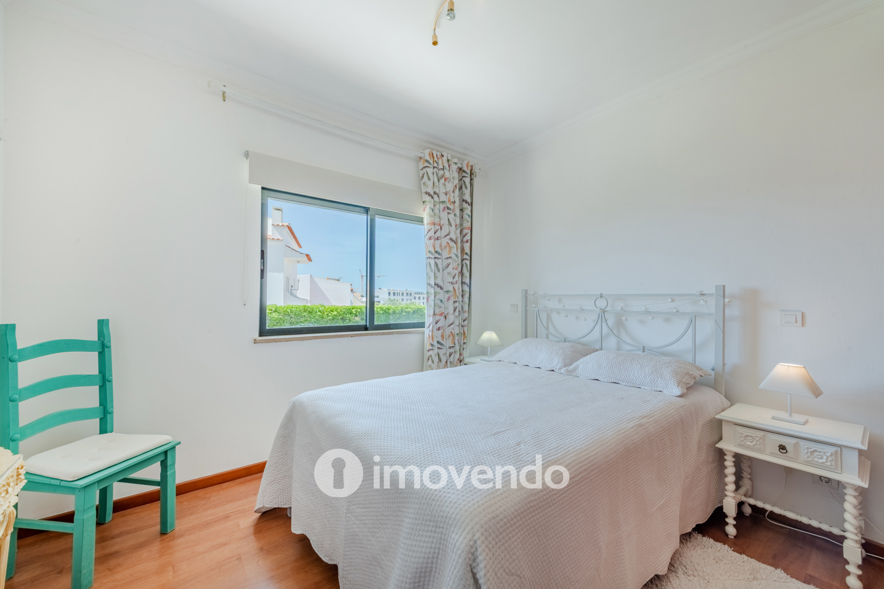 Apartamento T4 em condomínio com piscina, em Quelfes, Olhão