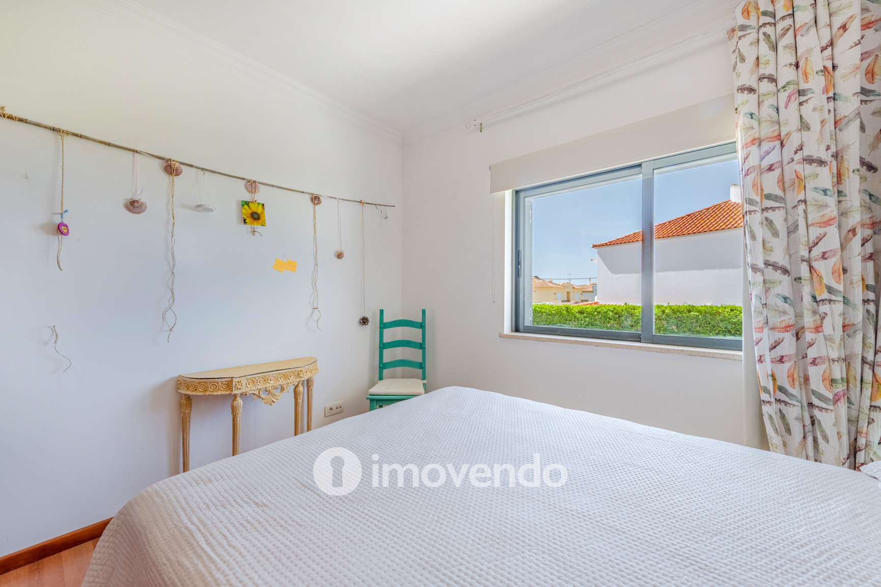 Apartamento T4 em condomínio com piscina, em Quelfes, Olhão