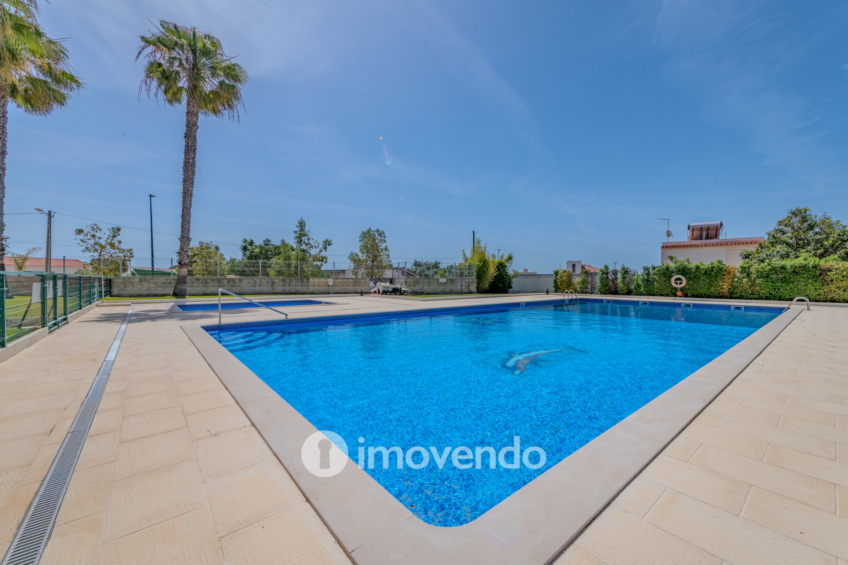 Apartamento T4 em condomínio com piscina, em Quelfes, Olhão