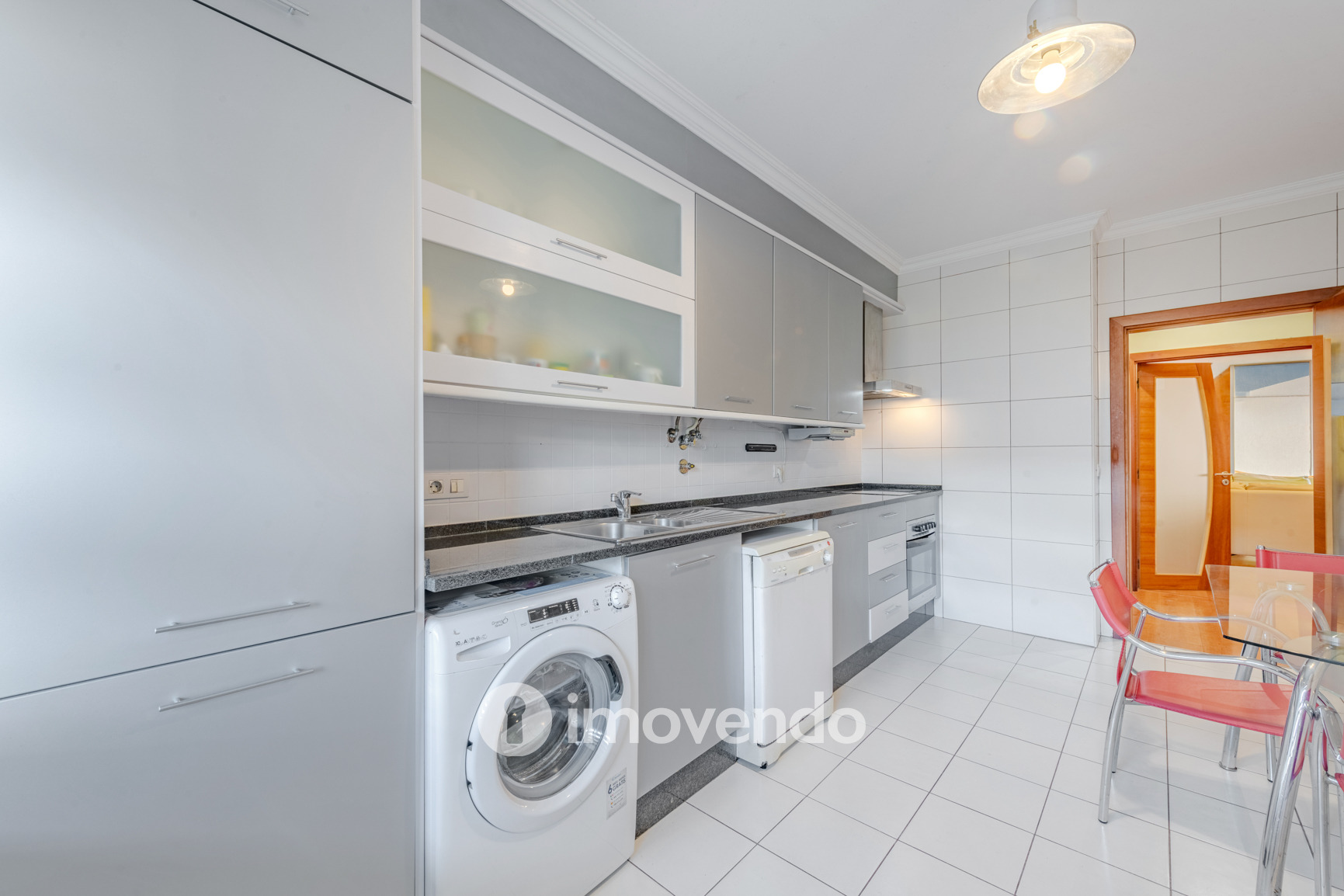 Apartamento T4 em condomínio com piscina, em Quelfes, Olhão