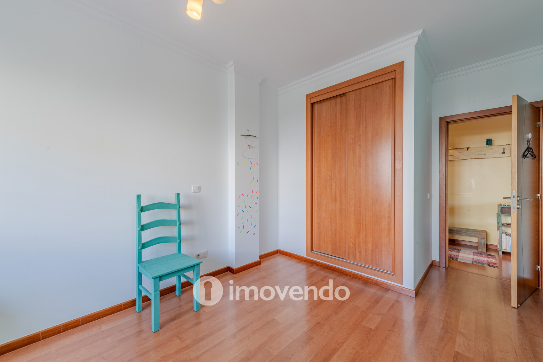 Apartamento T4 em condomínio com piscina, em Quelfes, Olhão