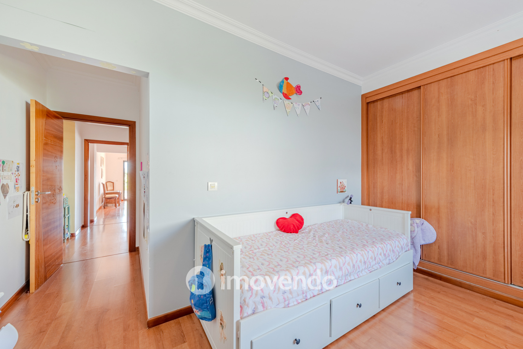 Apartamento T4 em condomínio com piscina, em Quelfes, Olhão