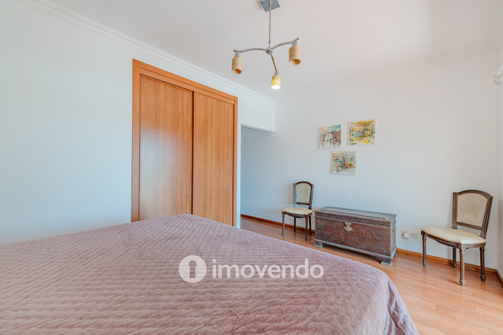 Apartamento T4 em condomínio com piscina, em Quelfes, Olhão