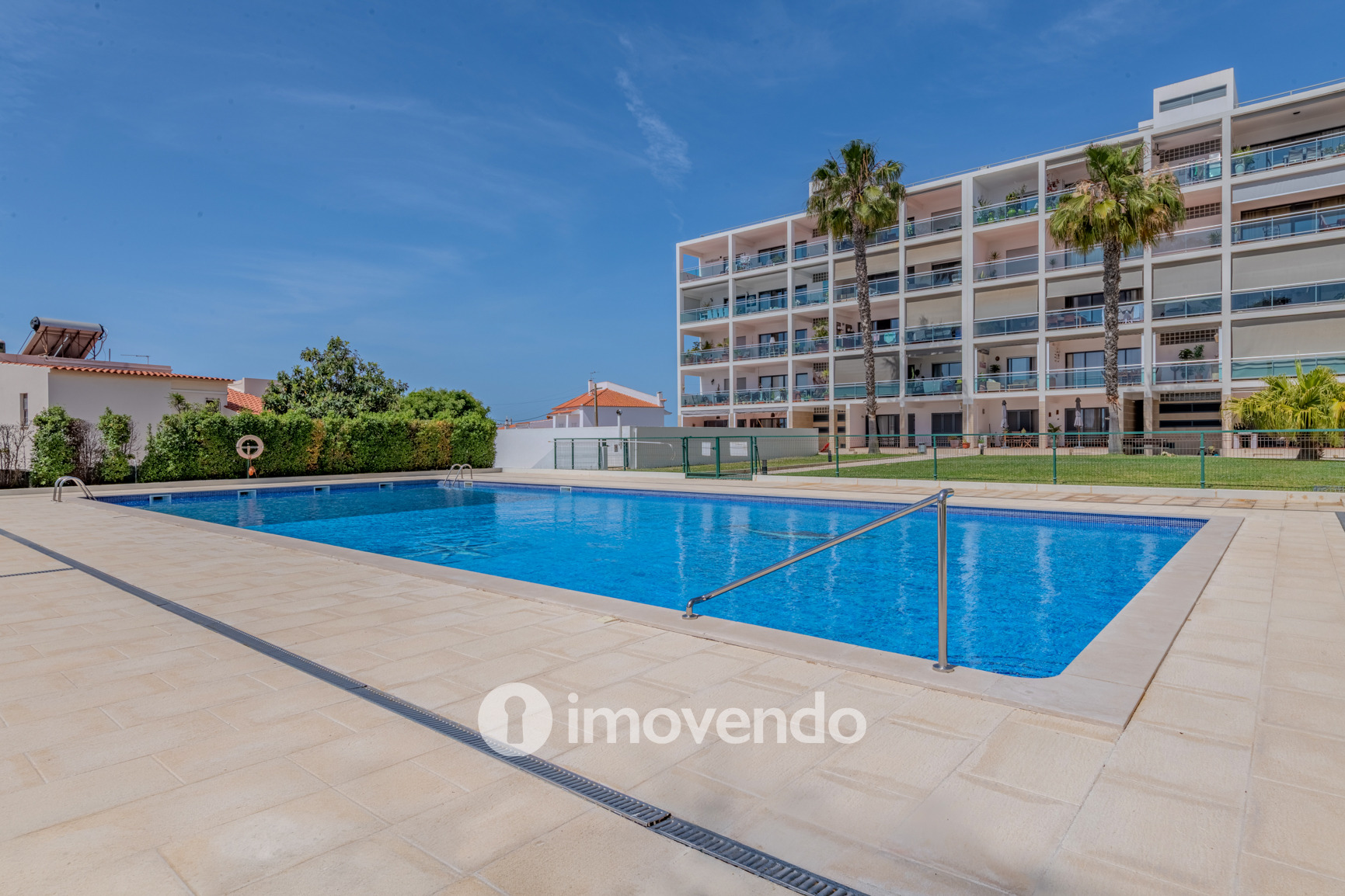 Apartamento T4 em condomínio com piscina, em Quelfes, Olhão