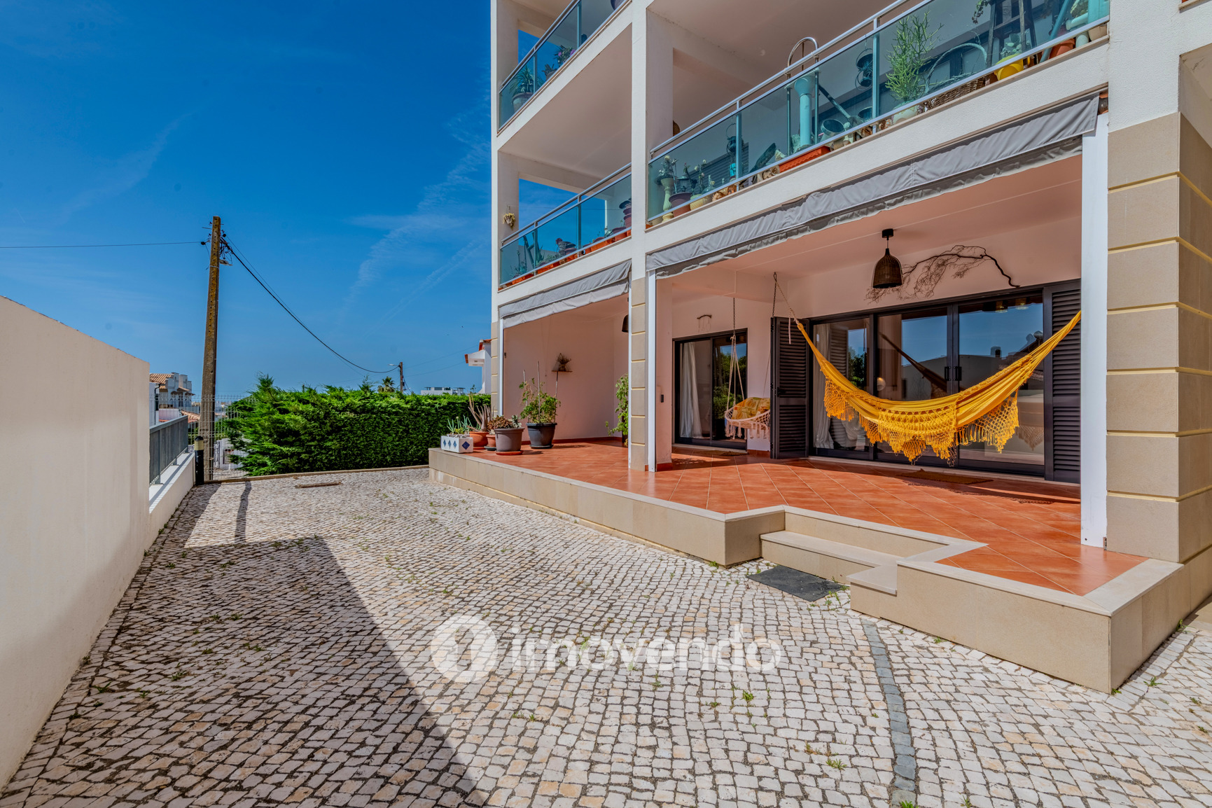 Apartamento T4 em condomínio com piscina, em Quelfes, Olhão