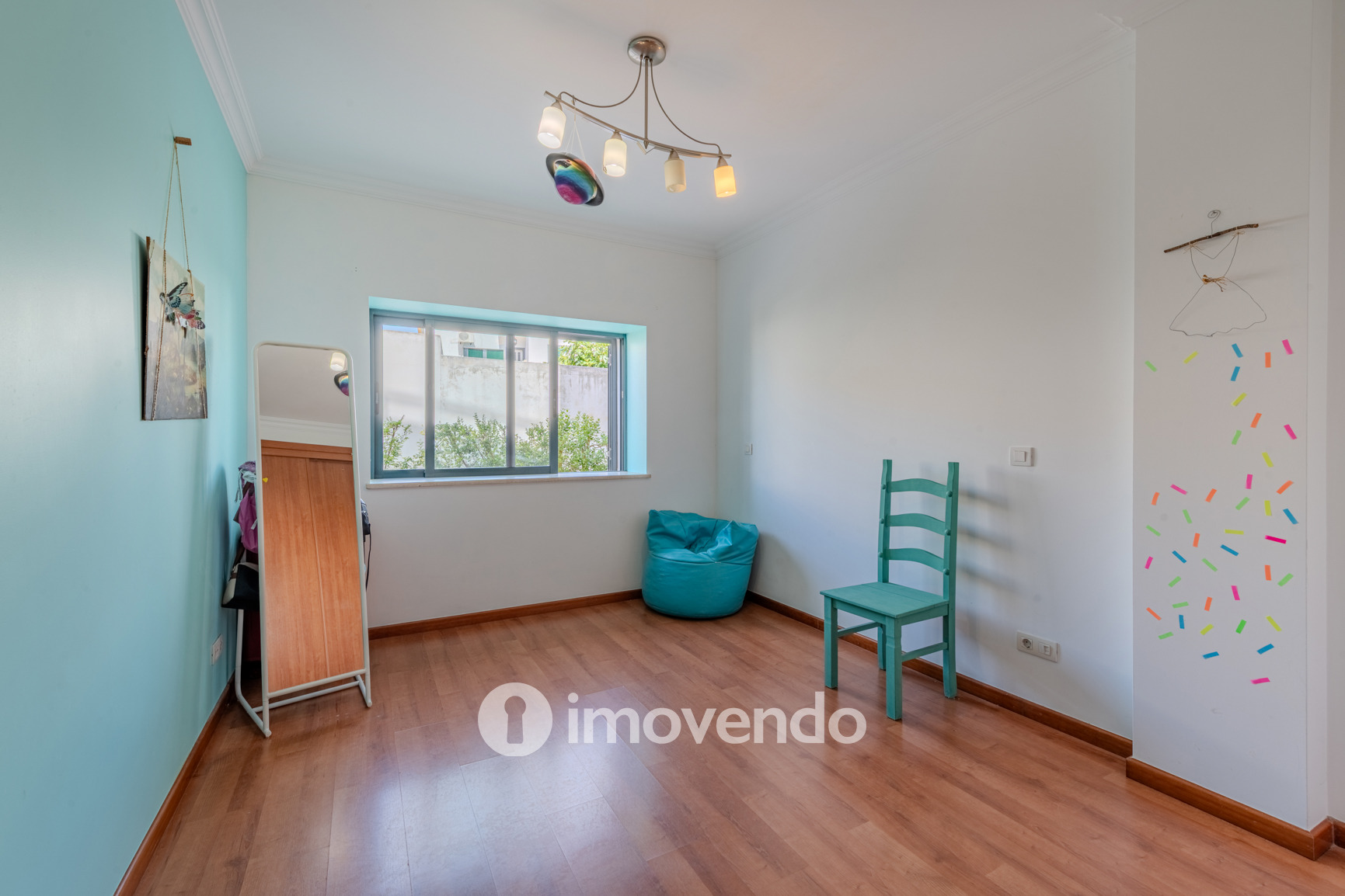 Apartamento T4 em condomínio com piscina, em Quelfes, Olhão