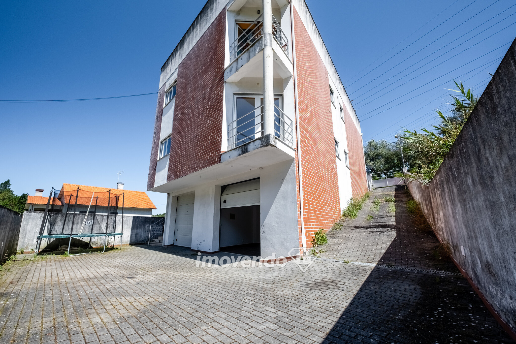 Apartamento T3, com garagem e cozinha equipada, em Coimbra