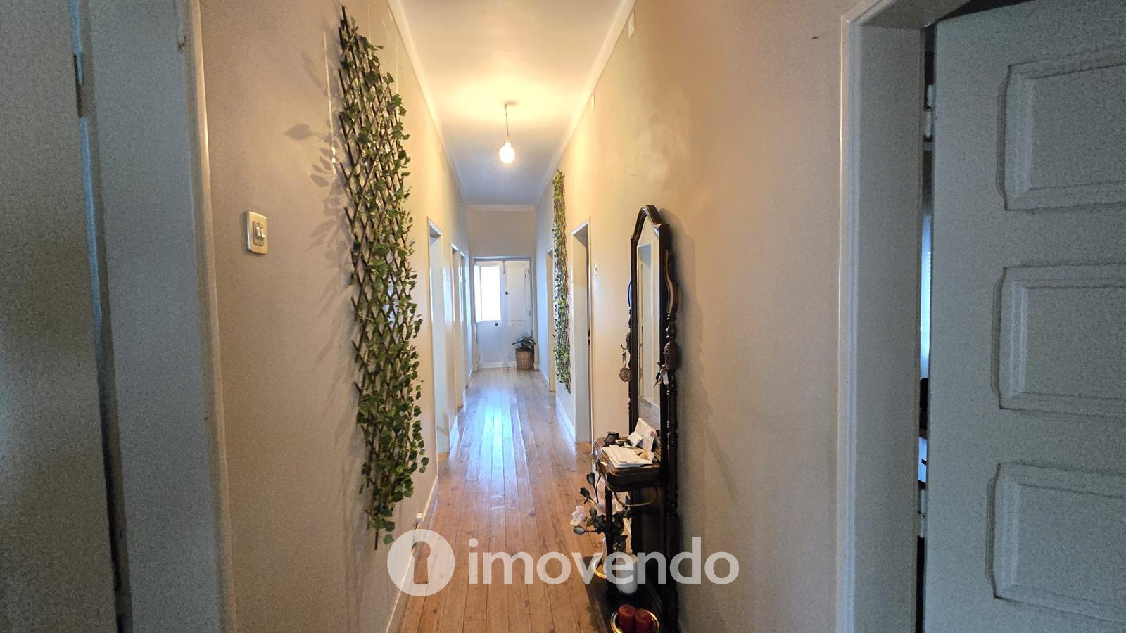 Prédio urbano, com três T4 e garagem, em Asseiceira, Tomar