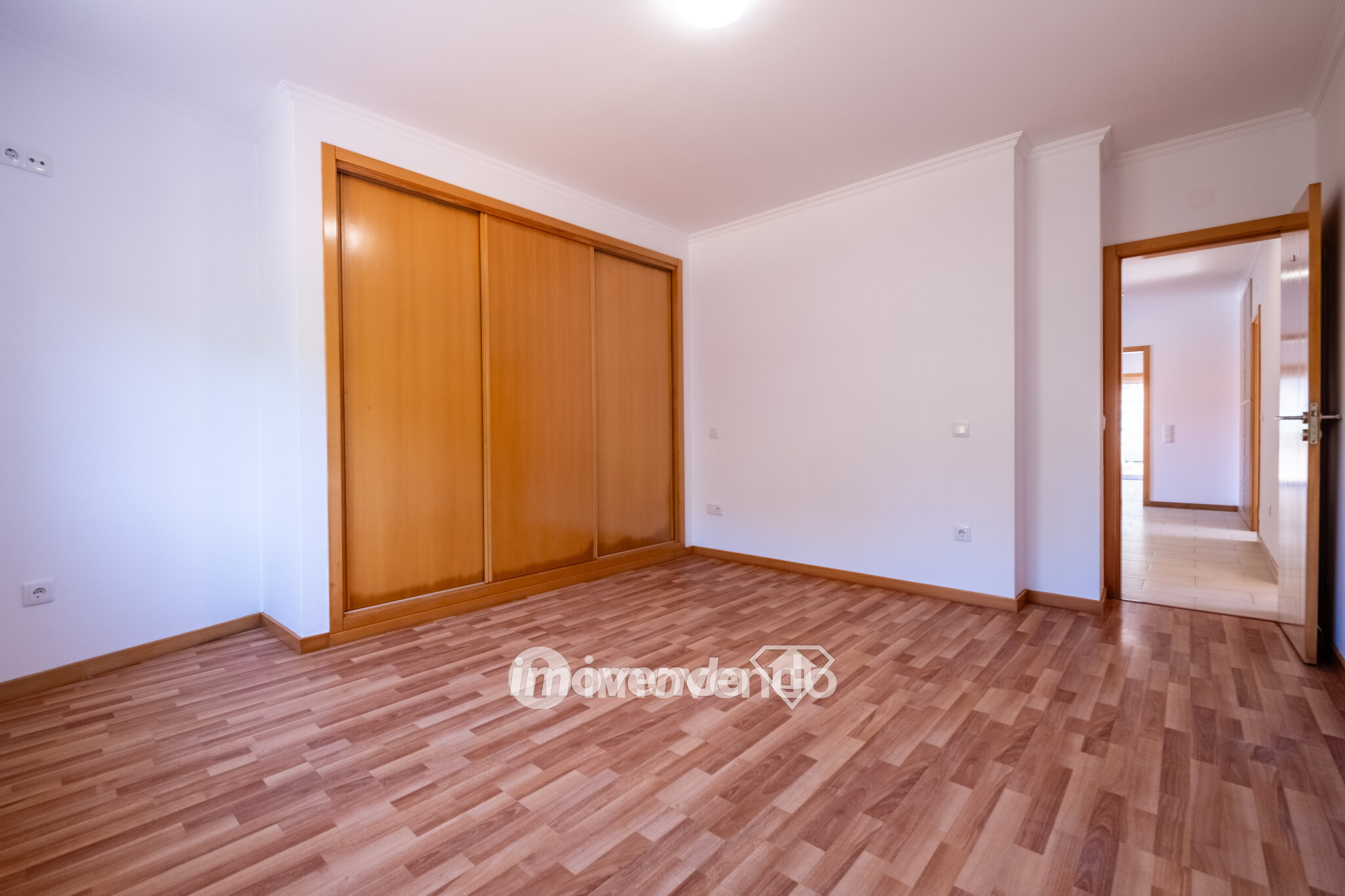 Apartamento T3, com garagem e cozinha equipada, em Coimbra