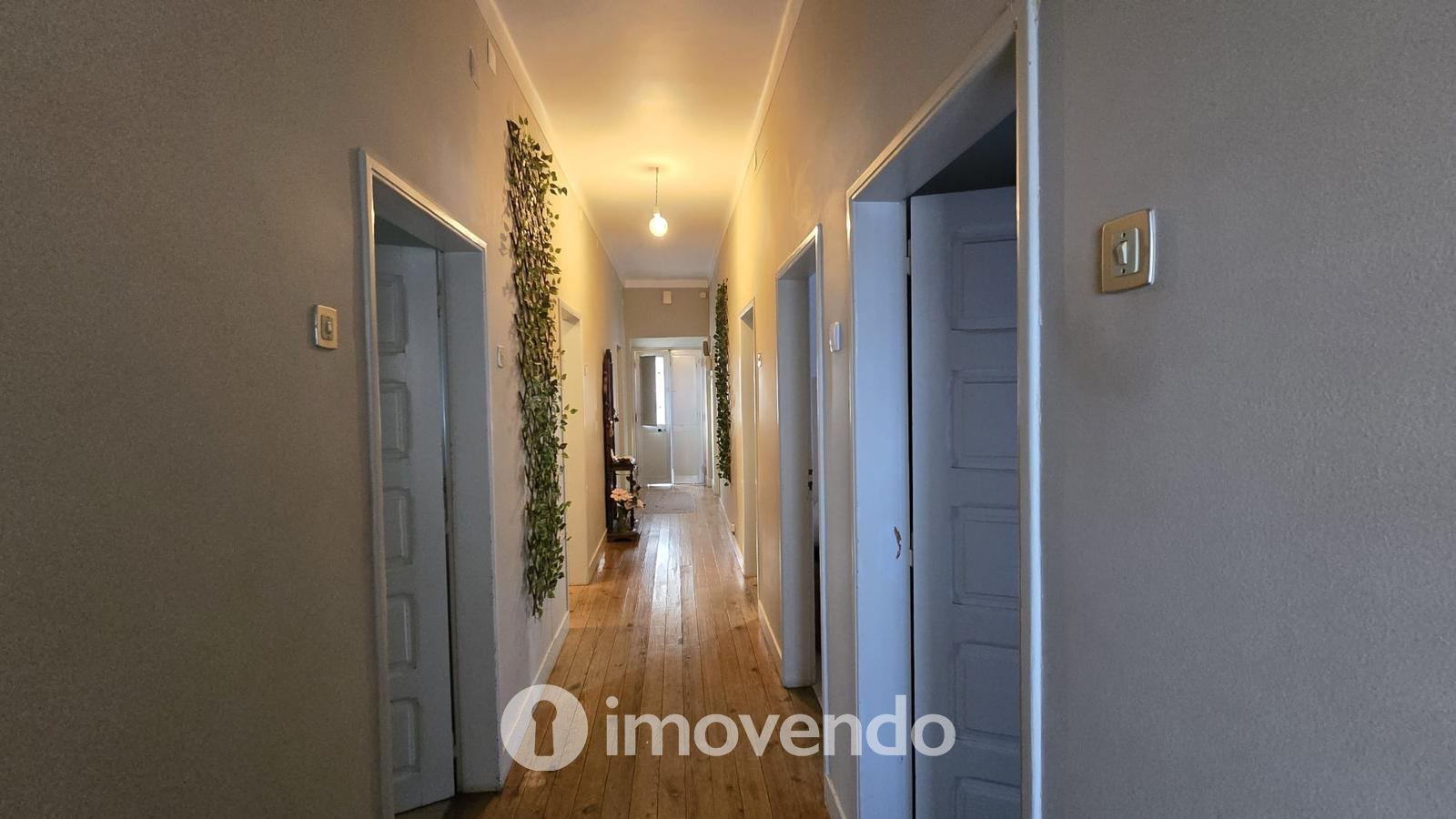 Prédio urbano, com três T4 e garagem, em Asseiceira, Tomar