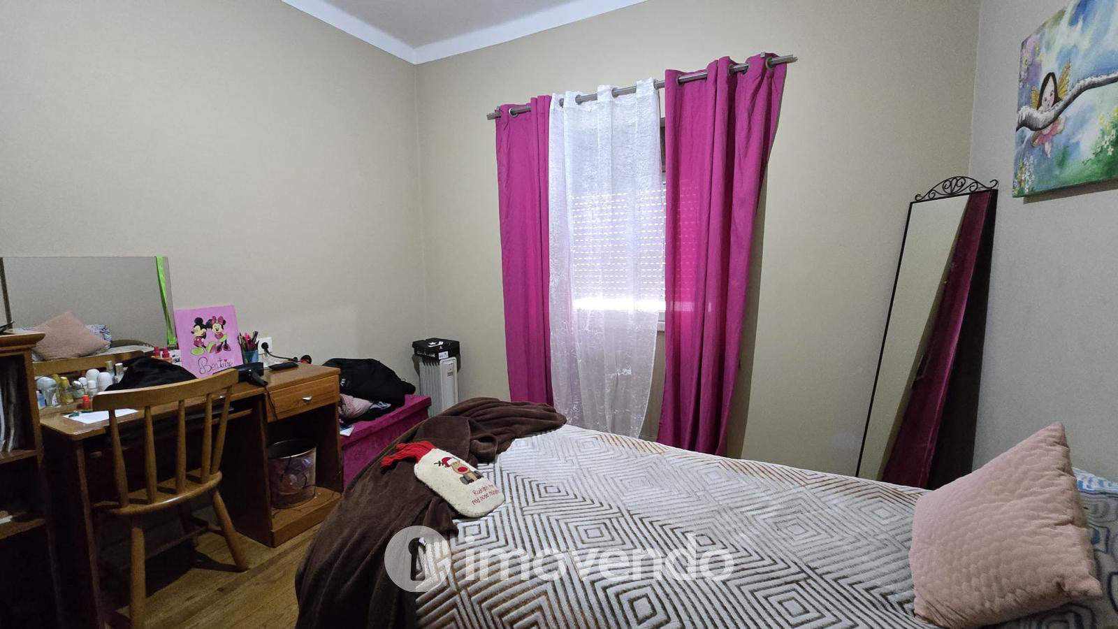 Prédio urbano, com três T4 e garagem, em Asseiceira, Tomar