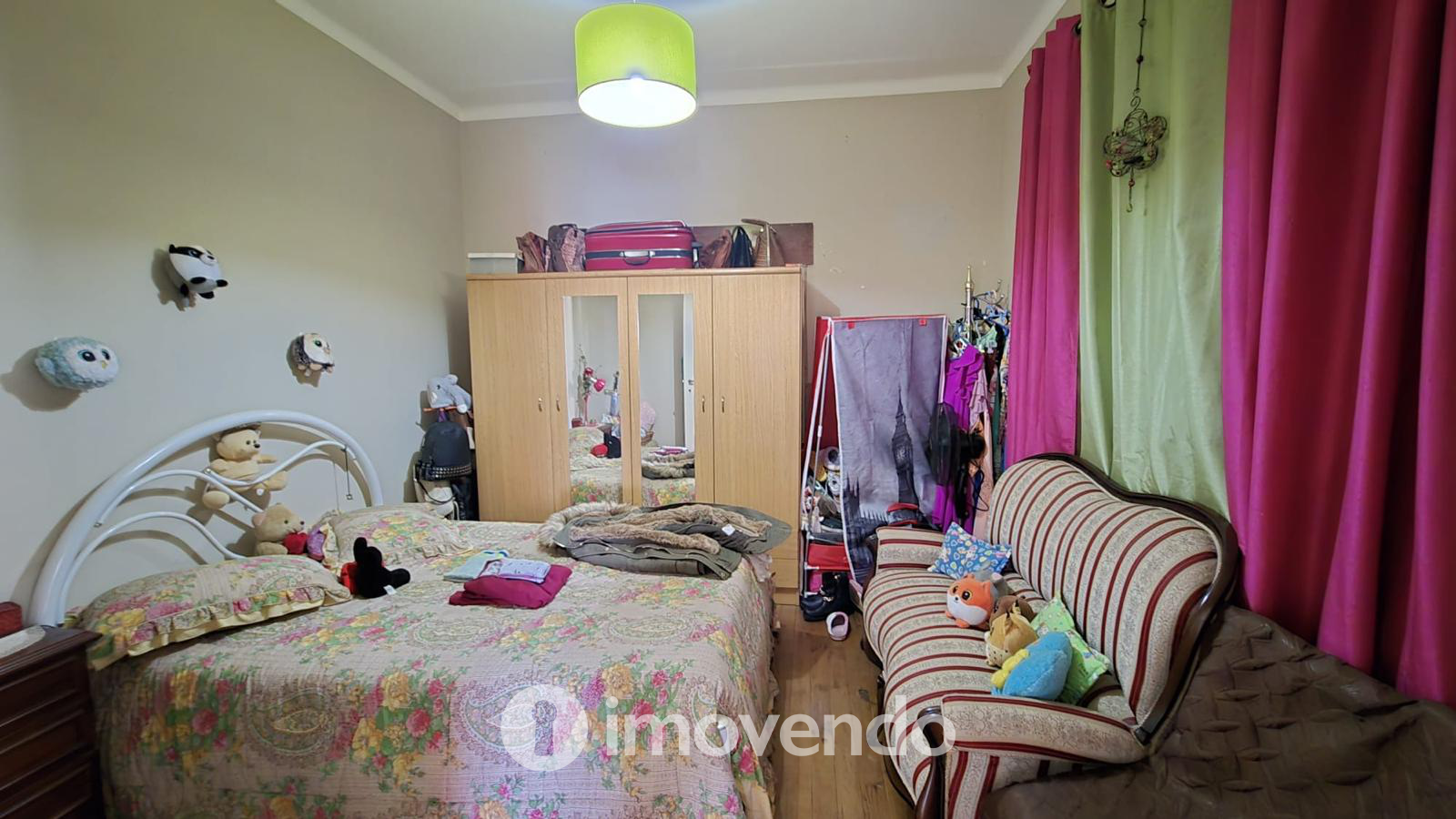 Prédio urbano, com três T4 e garagem, em Asseiceira, Tomar